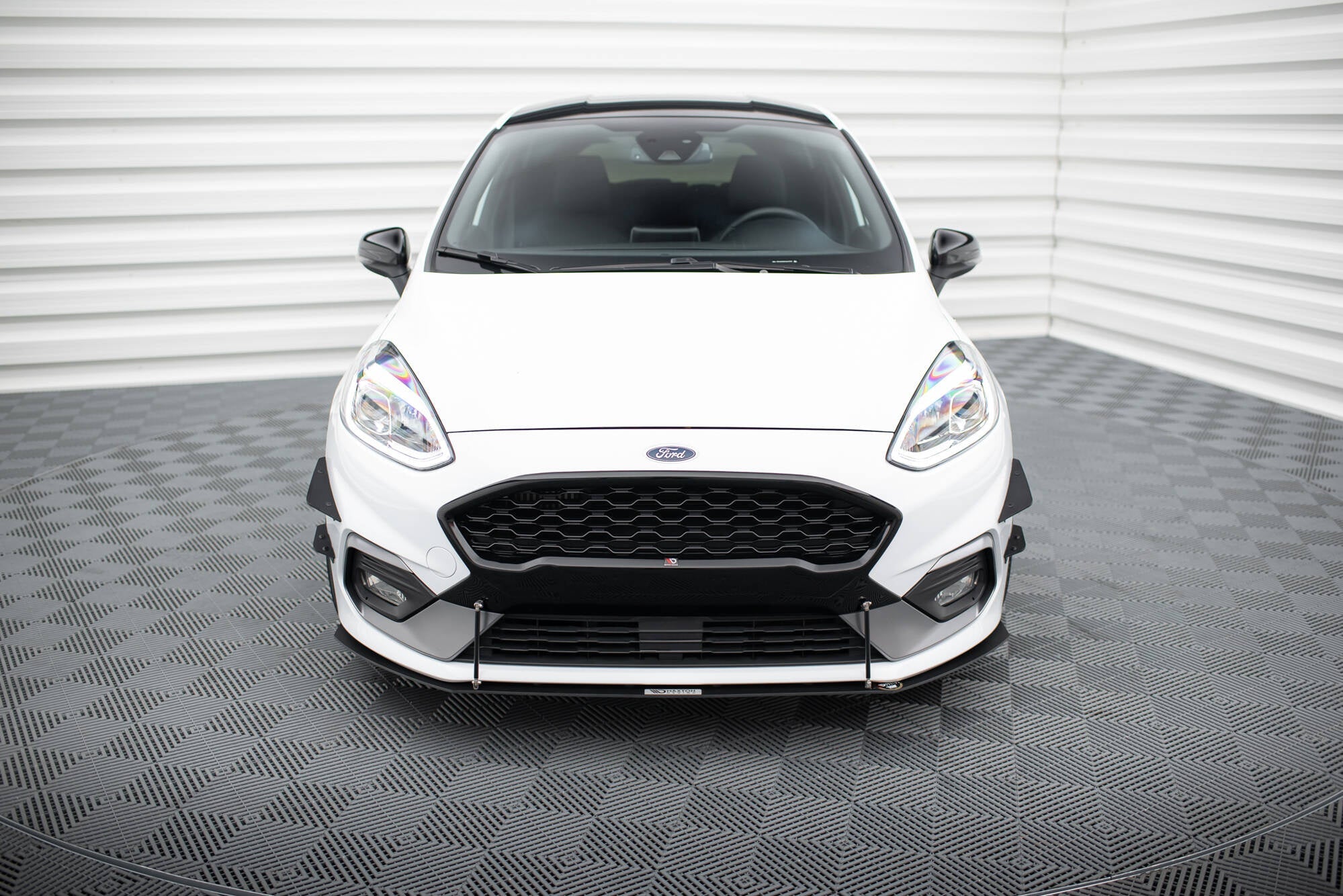 Maxton Design Front Racing Splitter V.2 para Ford Fiesta Mk8 ST / ST-Line - imagen 2