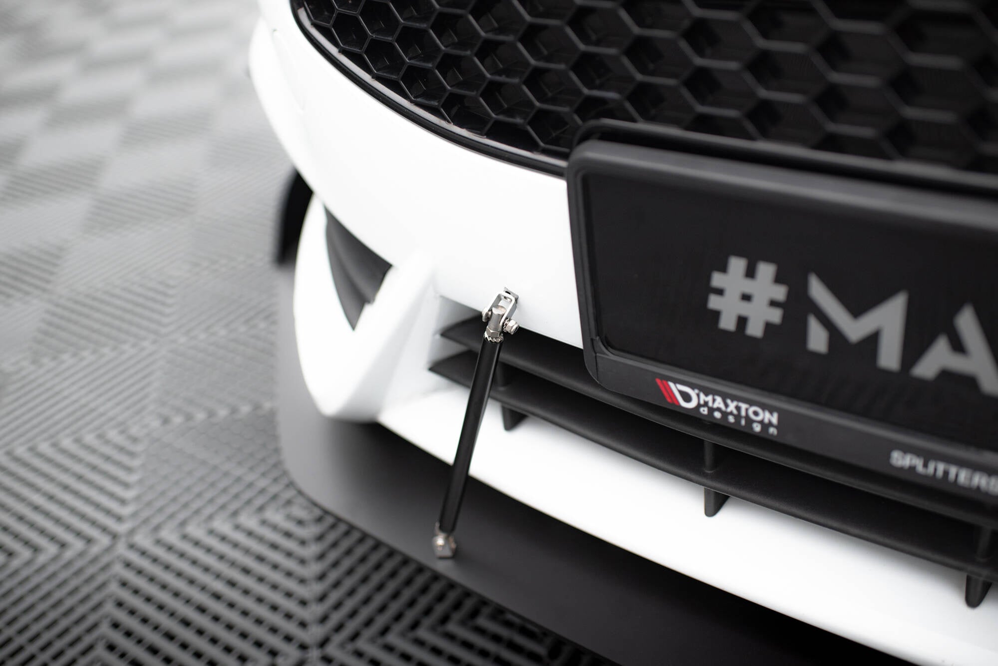 Maxton Design Splitter delantero Racing V.2 para Ford Fiesta ST Mk7 Facelift - imagen 4