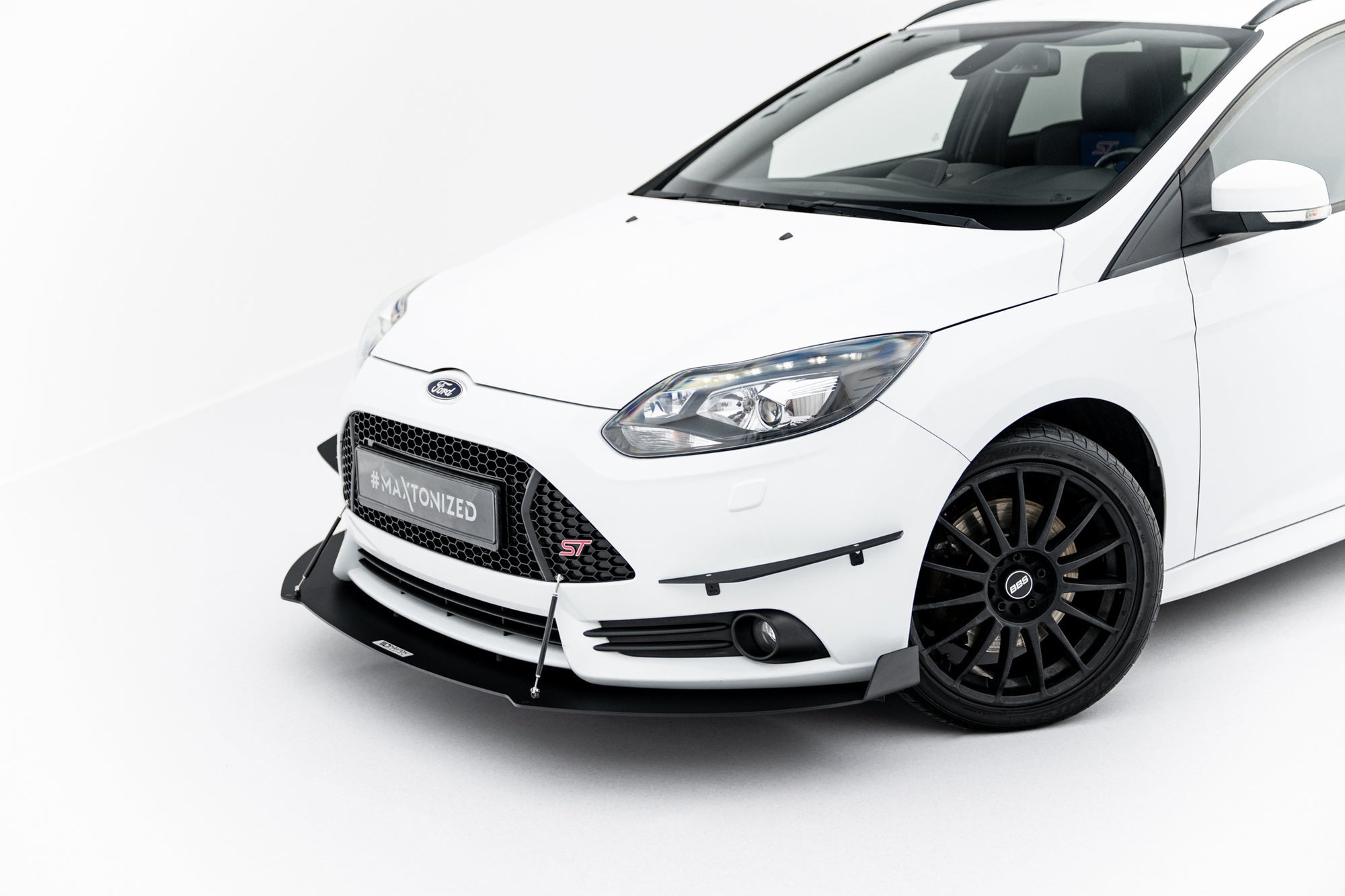 Maxton Design Racing Front Splitter V.2 para Ford Focus ST Mk3 - imagen 3