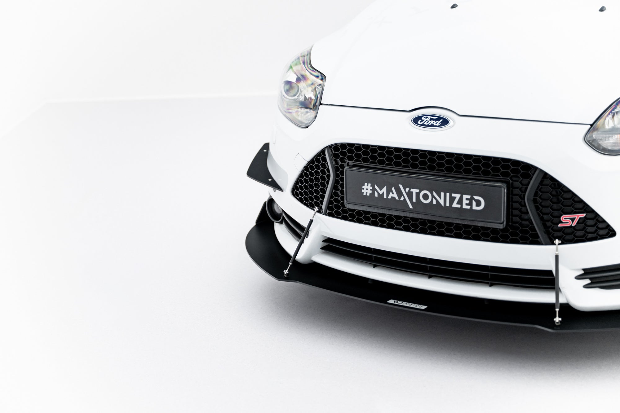 Maxton Design Racing Front Splitter V.2 para Ford Focus ST Mk3 - imagen 4