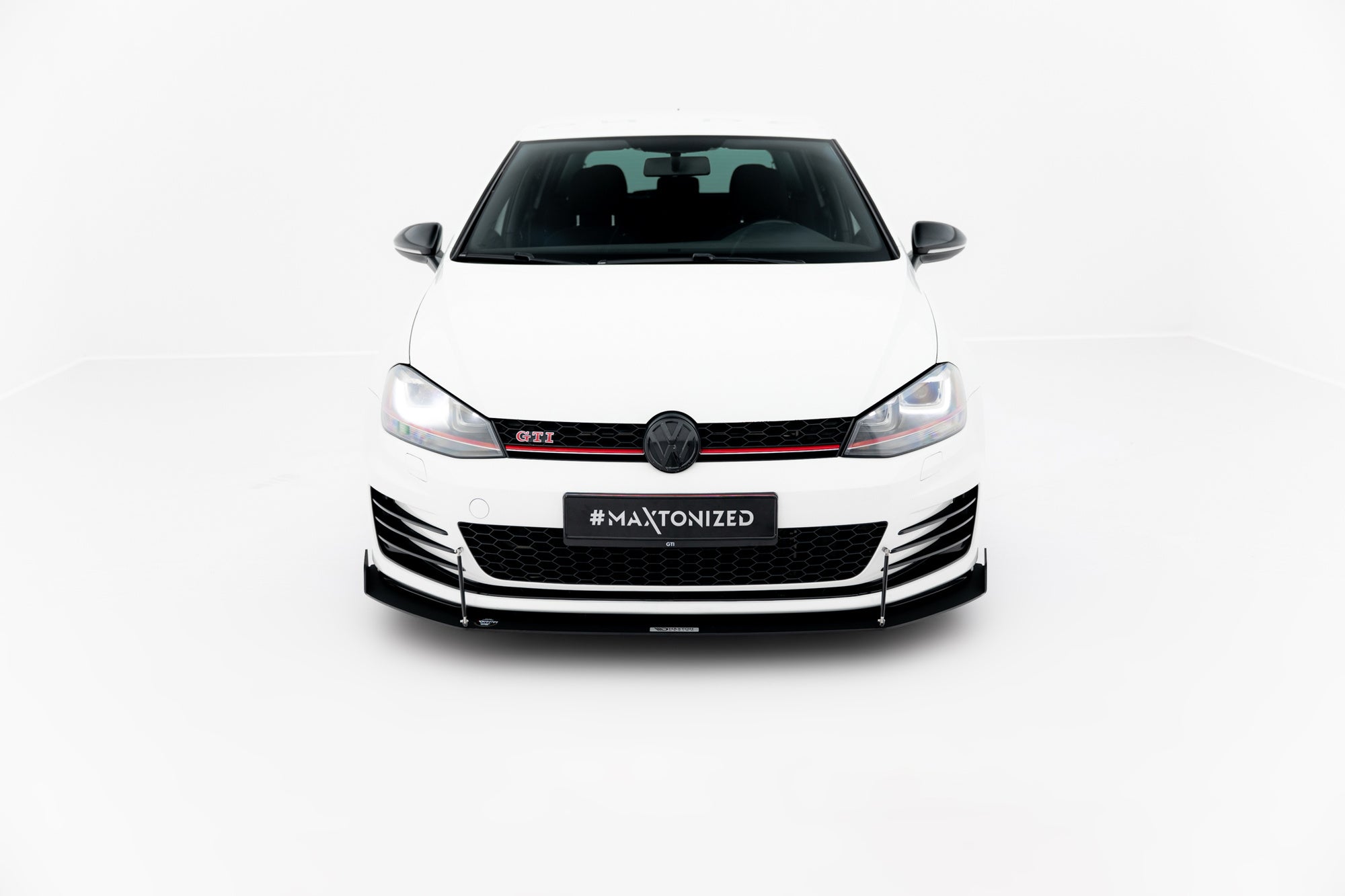 Maxton Design Front Racing Splitter para Volkswagen Golf GTI / GTD Mk7 - imagen 2