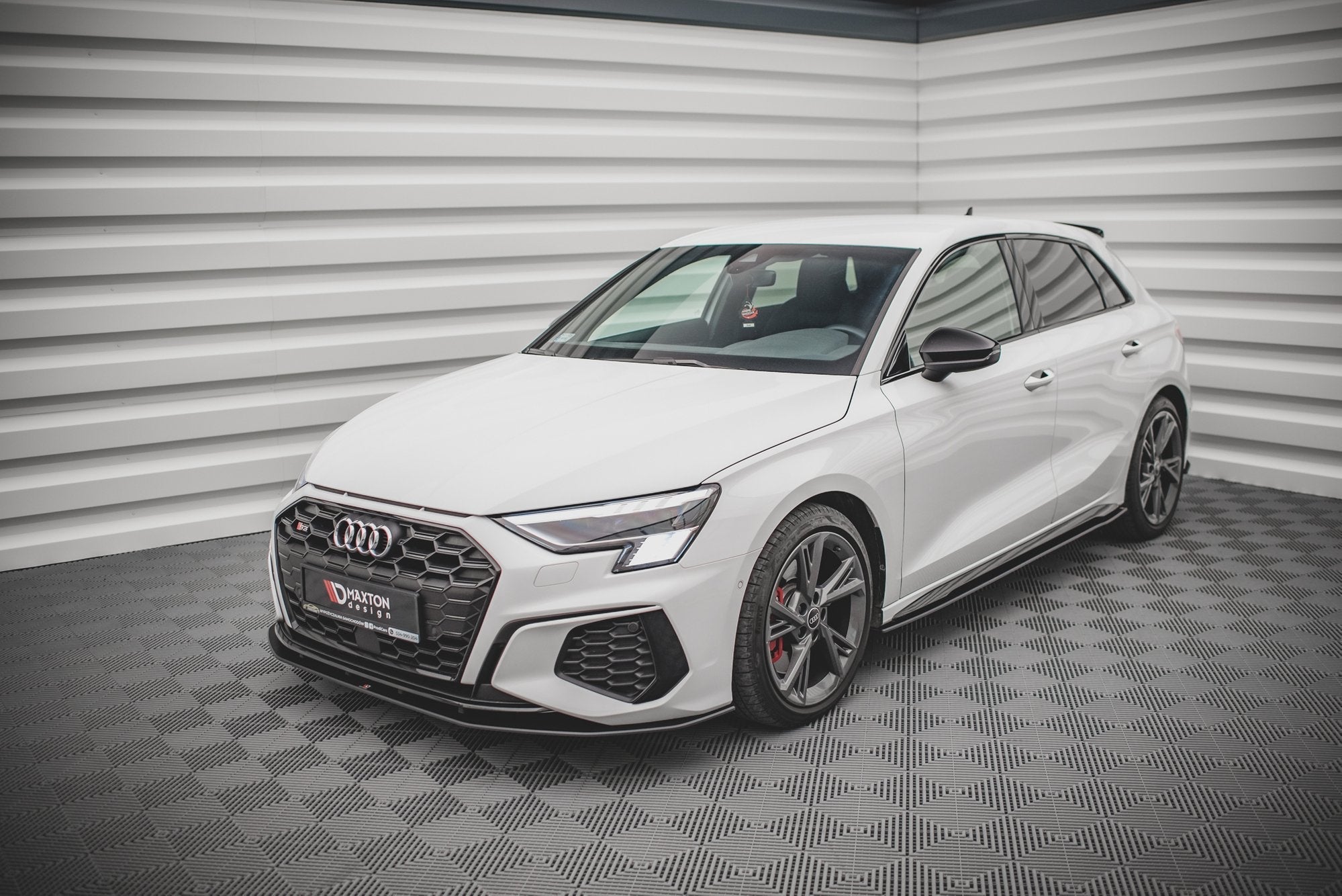 Maxton Design Street Pro Front Splitter para Audi S3 / A3 S-Line 8Y - imagen 3