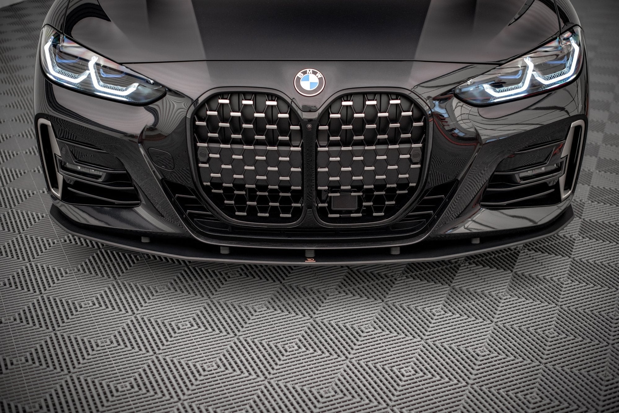 Maxton Design Street Pro Front Splitter para BMW 4 M-Pack / M440i G22 / G23 / G22 Facelift / G23 Facelift - imagen 1
