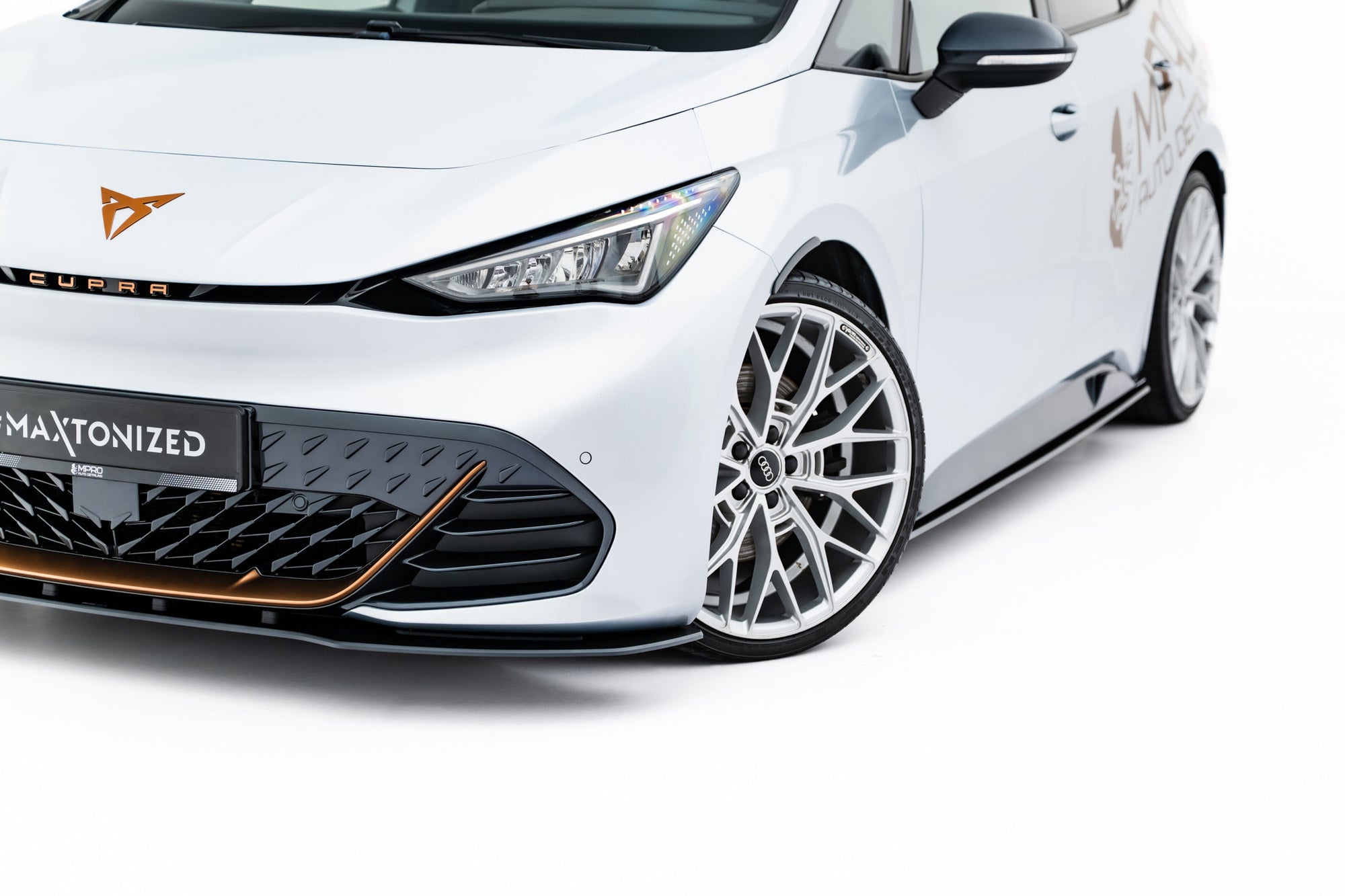 Maxton Design Street Pro Front Splitter para Cupra Born Mk1 - imagen 3