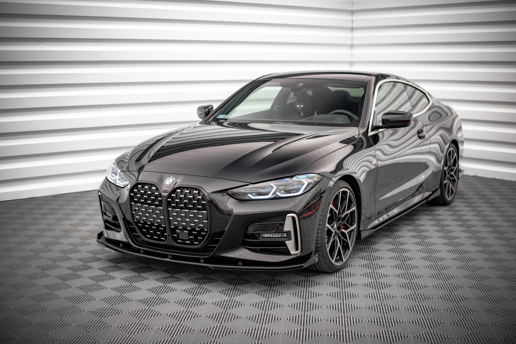 Maxton Design Street Pro Front Splitter + Flaps para BMW 4 M-Pack / M440i G22 / G23 / G22 Facelift / G23 Facelift - imagen 1