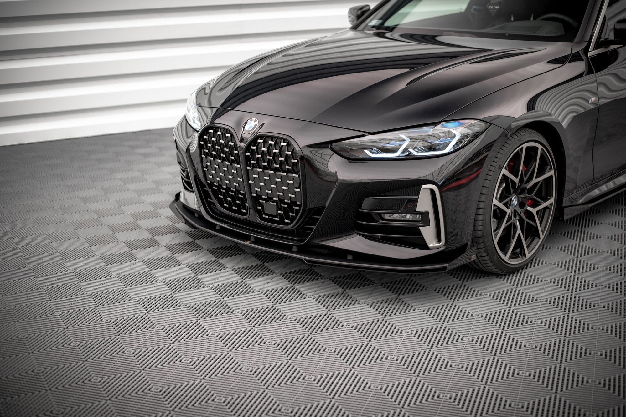 Maxton Design Street Pro Front Splitter + Flaps para BMW 4 M-Pack / M440i G22 / G23 / G22 Facelift / G23 Facelift - imagen 3