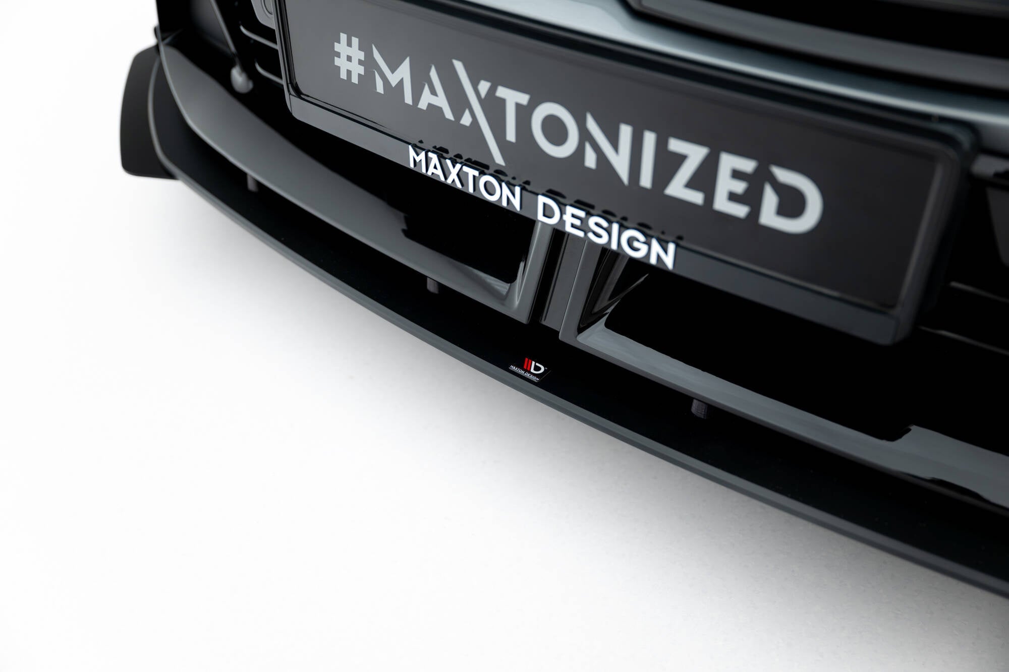 Maxton Design Street Pro Front Splitter + Flaps para BMW M135i F70 - imagen 2
