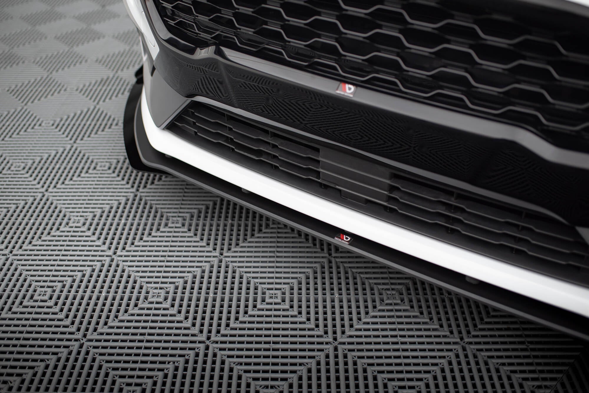 Maxton Design Street Pro Front Splitter + Flaps para Ford Fiesta Mk8 ST / ST-Line - imagen 3