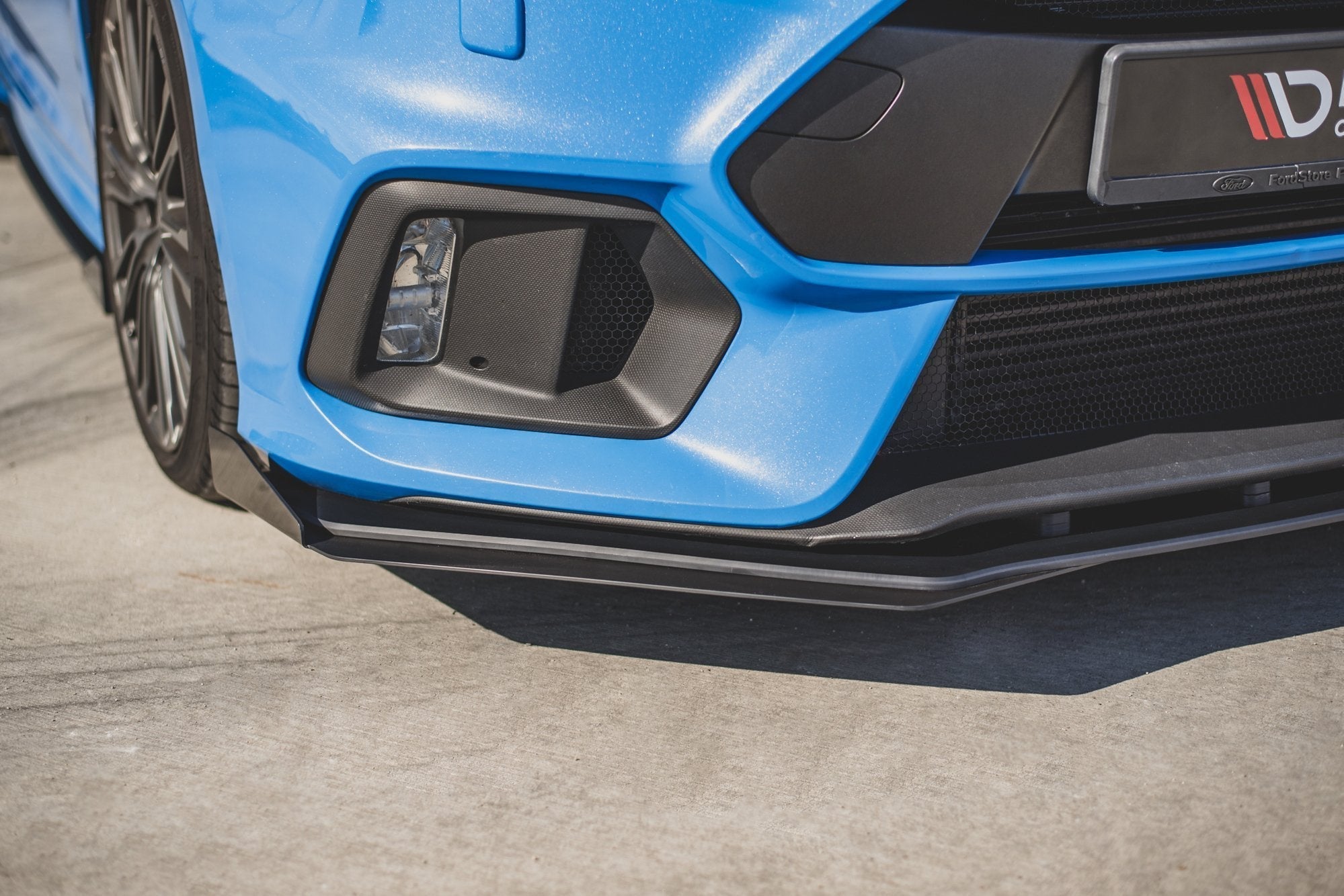 Maxton Design Street Pro Front Splitter + Flaps para Ford Focus RS Mk3 - imagen 4