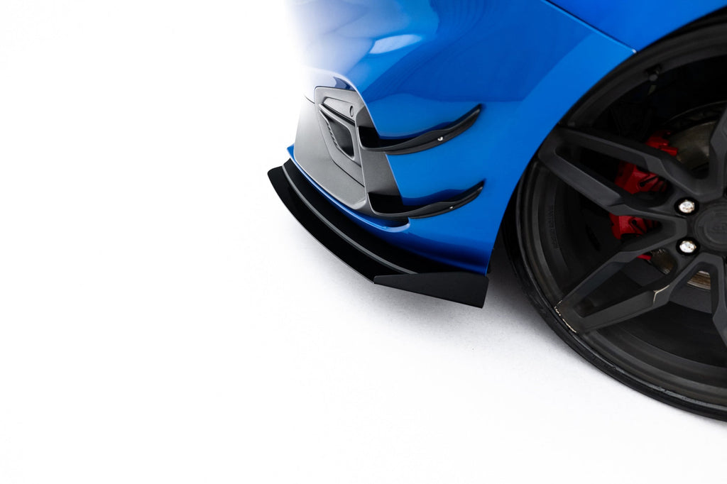 Maxton Design Street Pro Front Splitter + Flaps para Ford Focus ST / ST-Line Mk4 - imagen 2