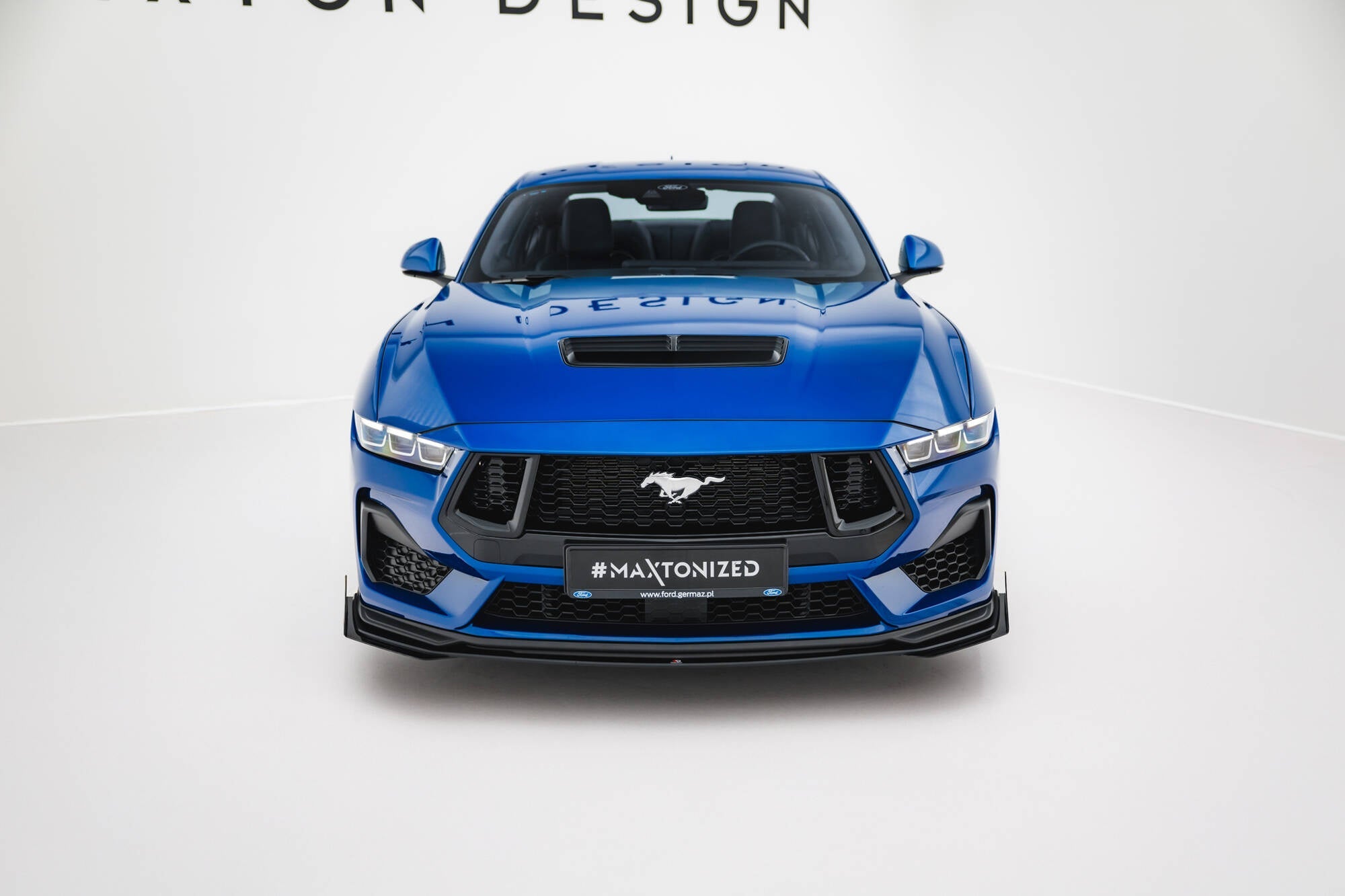 Maxton Design Street Pro Front Splitter + Flaps para Ford Mustang GT Mk7 - imagen 2