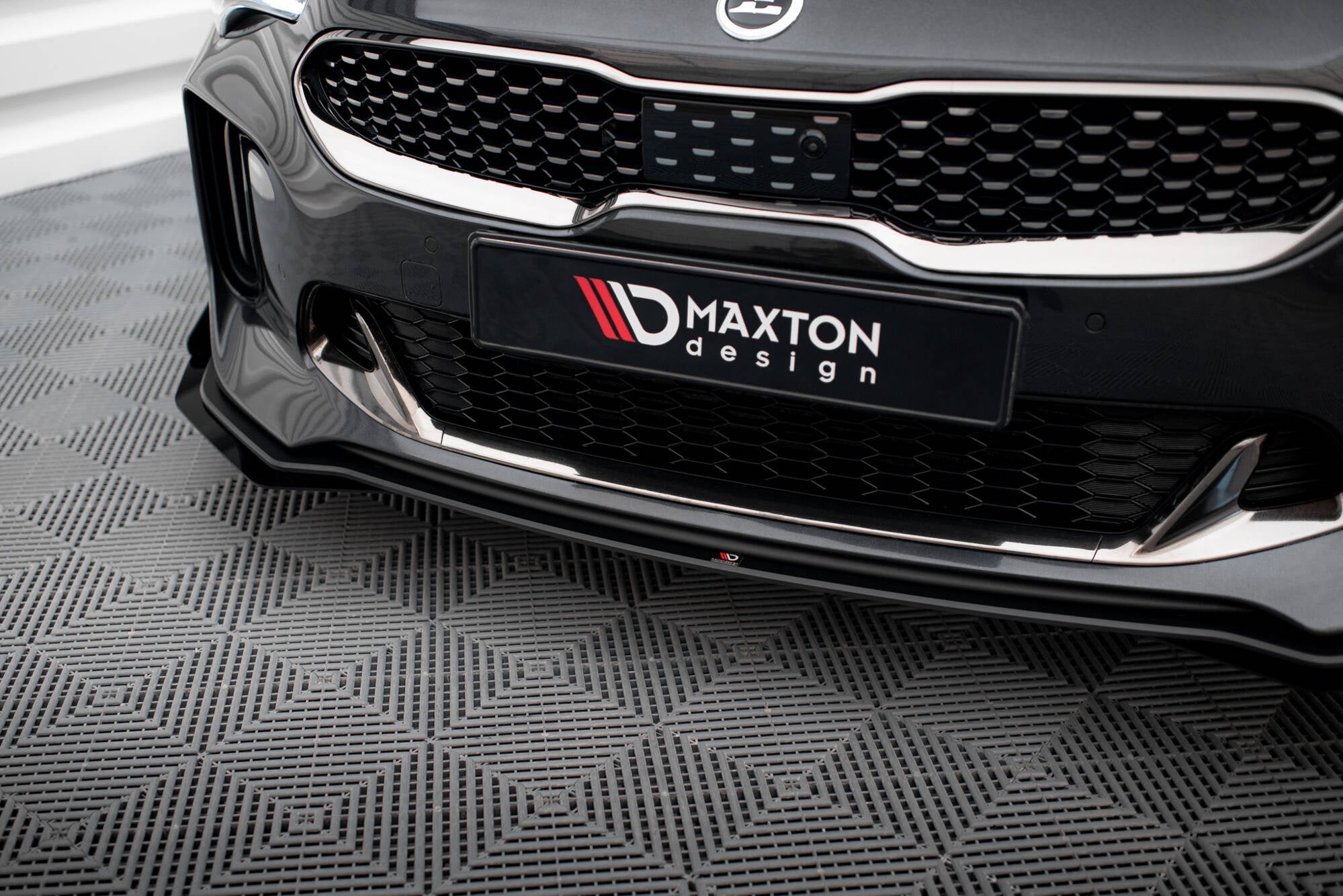 Maxton Design Street Pro Front Splitter + Flaps para Kia Stinger GT / GT-Line / Standard Mk1 - imagen 4
