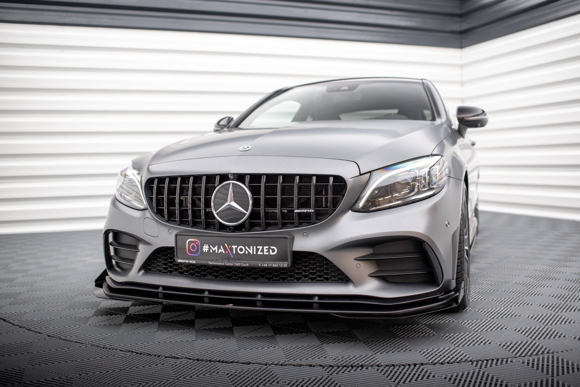 Maxton Design Street Pro Front Splitter + Flaps para Mercedes-AMG C43 Coupe / Cabrio C205 Facelift / A205 Facelift - imagen 1