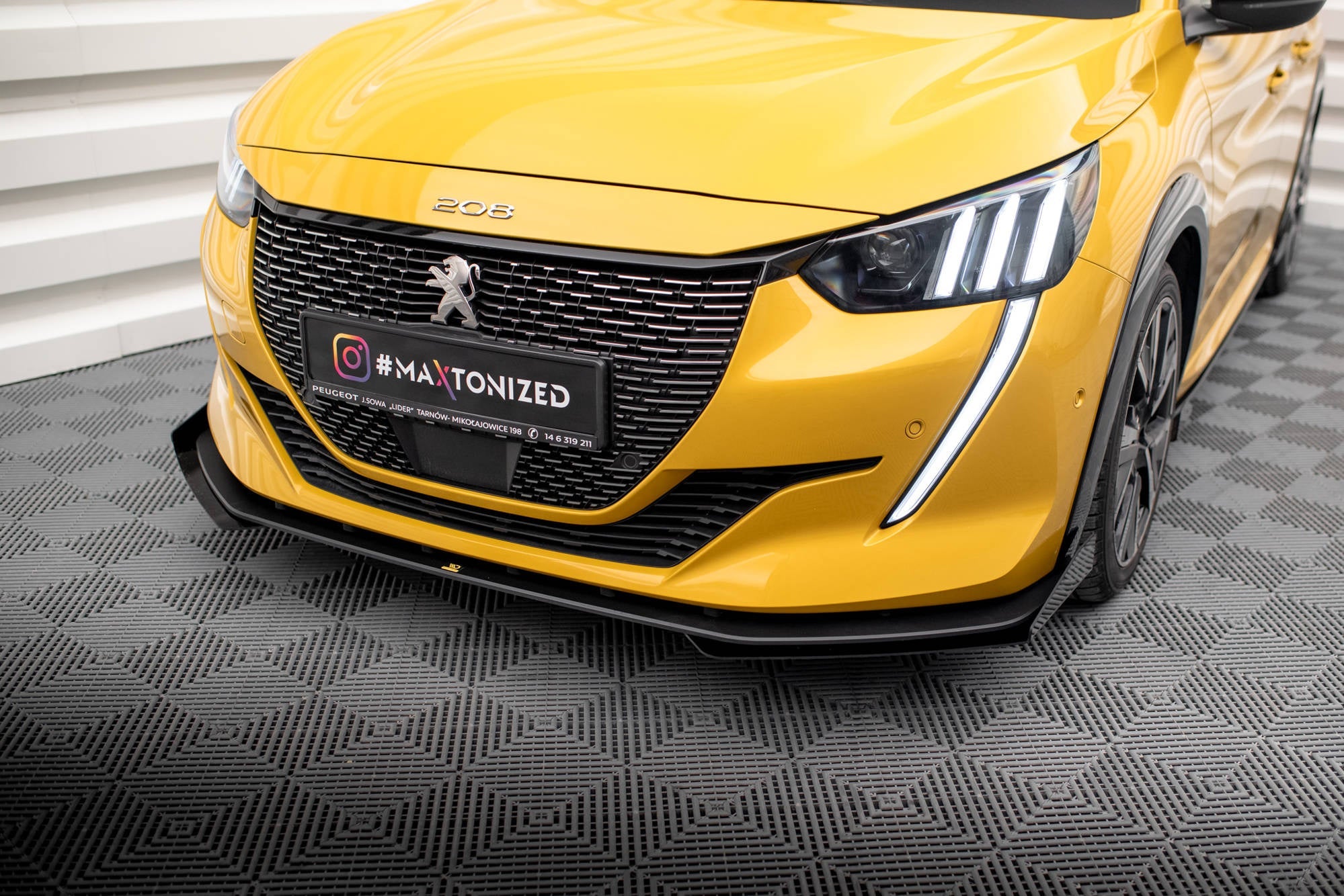 Maxton Design Street Pro Front Splitter + Flaps para Peugeot 208 GT Mk2 - imagen 3