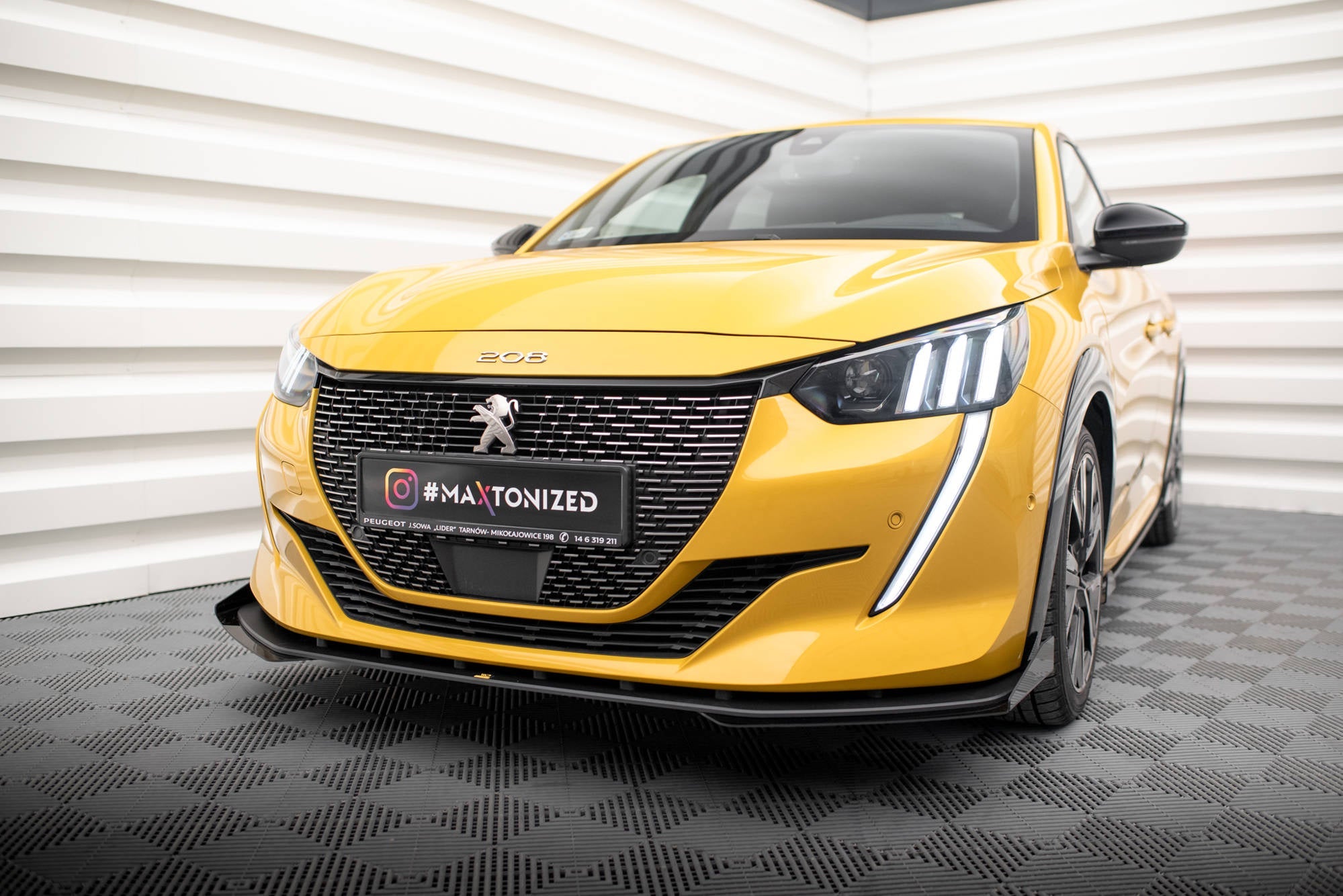 Maxton Design Street Pro Front Splitter + Flaps para Peugeot 208 GT Mk2 - imagen 1