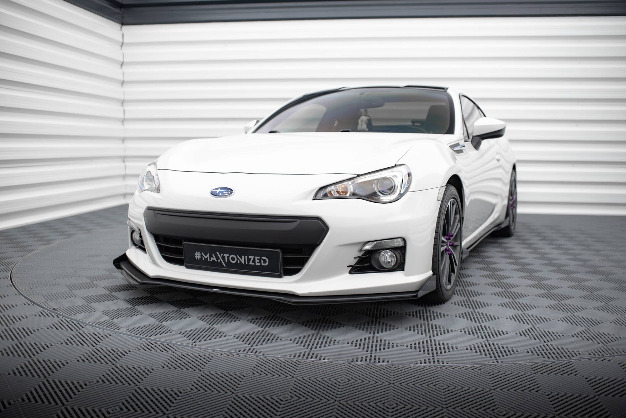 Maxton Design Street Pro Front Splitter V.1 + Flaps para Subaru BRZ Mk1 - imagen 1