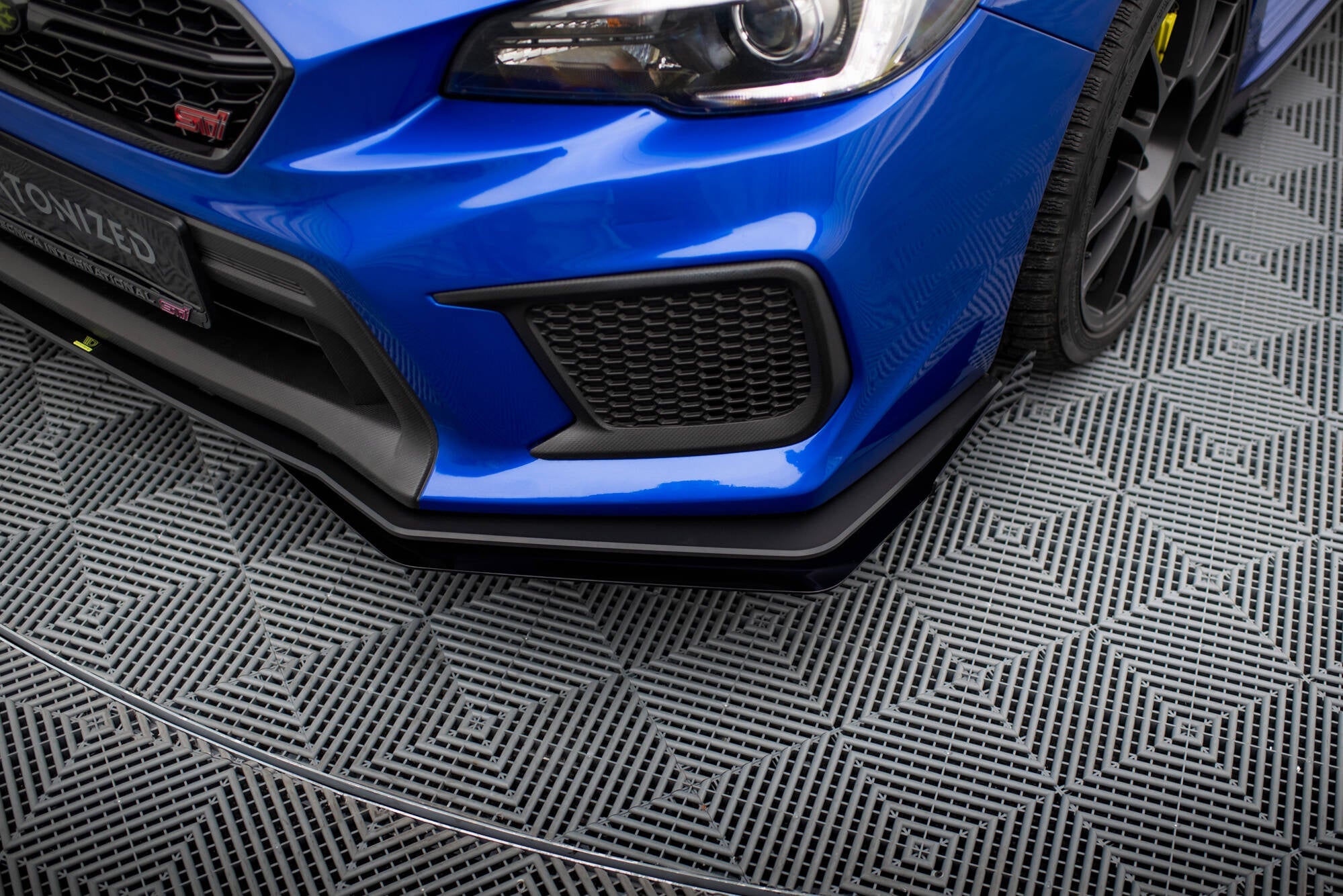 Maxton Design Street Pro Front Splitter + Flaps para Subaru WRX STI Mk1 Facelift - imagen 4