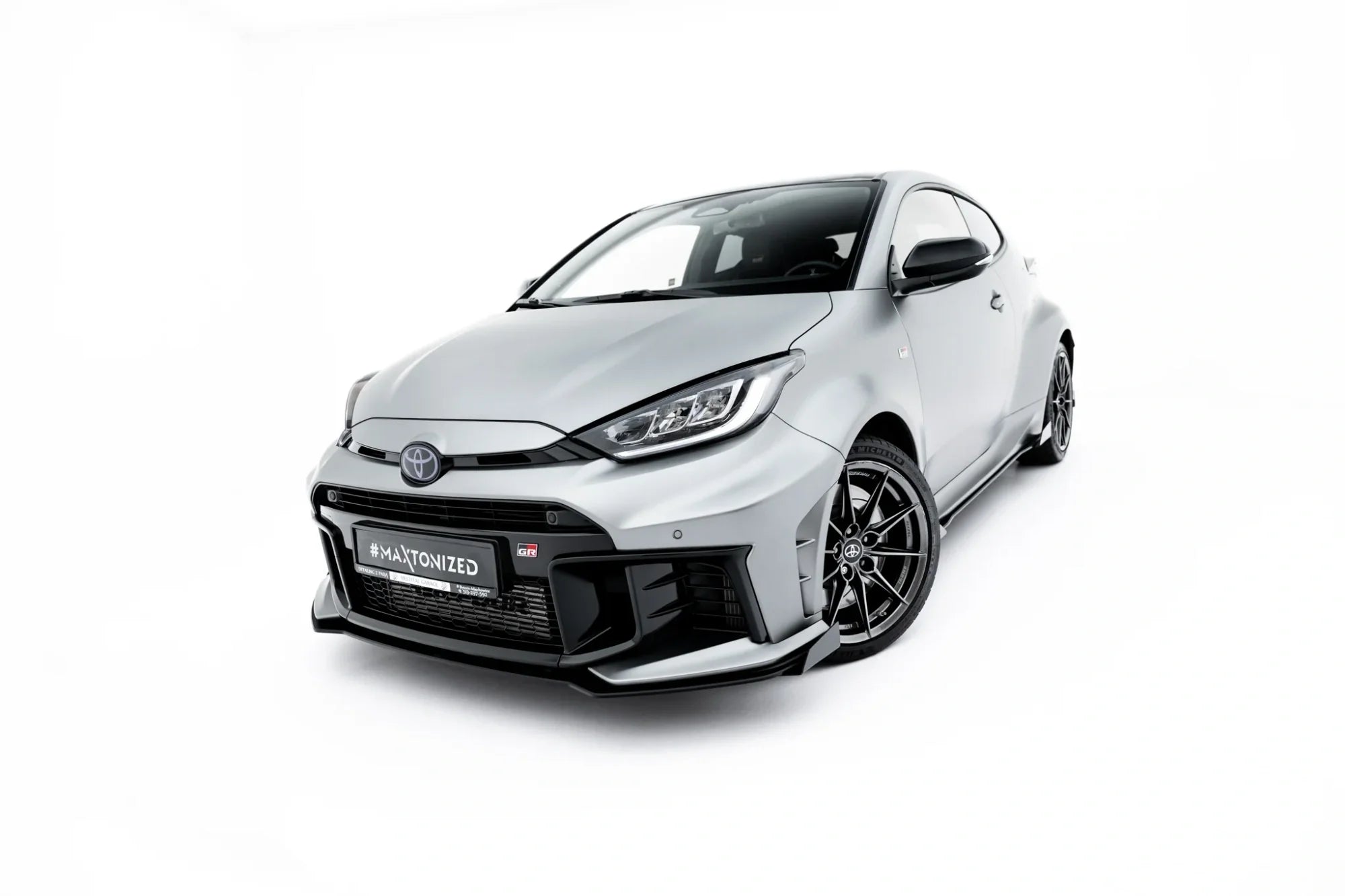 Maxton Design Street Pro Front Splitter + Flaps para Toyota GR Yaris Mk4 Facelift - imagen 1