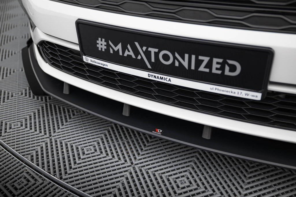 Maxton Design Street Pro Front Splitter + Flaps para Volkswagen Jetta GLI Mk7 - imagen 3