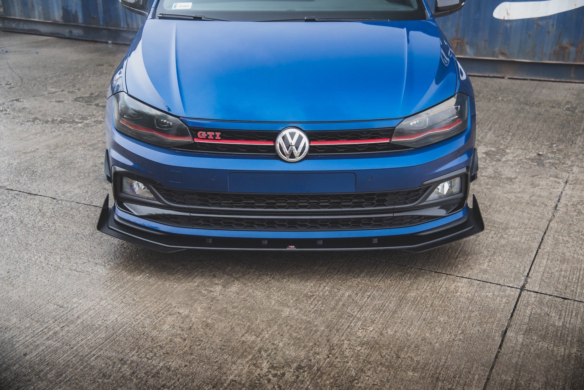 Maxton Design Street Pro Front Splitter + Flaps para Volkswagen Polo GTI Mk6 - imagen 1