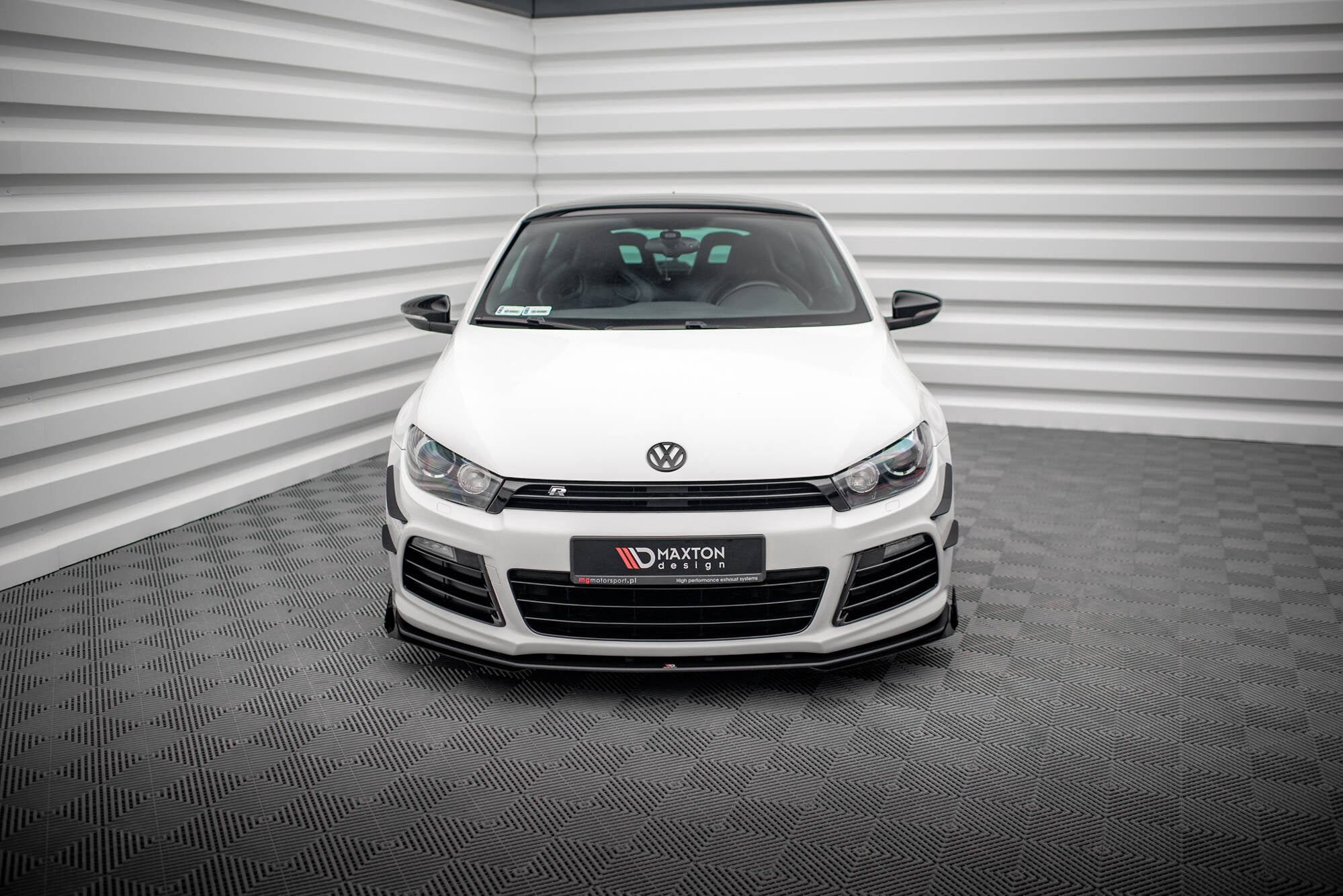 Maxton Design Street Pro Front Splitter + Flaps para Volkswagen Scirocco R Mk3 - imagen 2