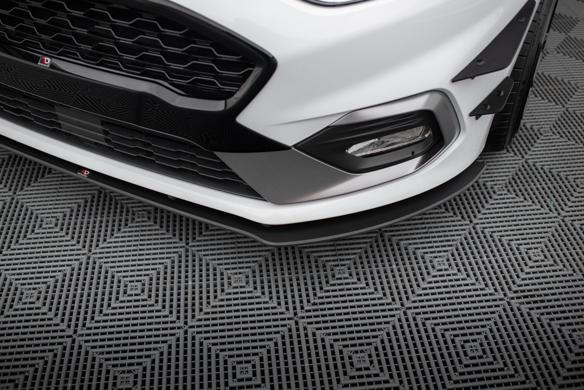 Maxton Design Street Pro Front Splitter para Ford Fiesta Mk8 ST / ST-Line - imagen 4