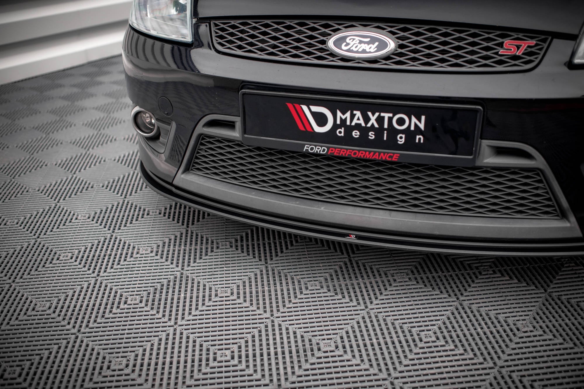 Maxton Design Street Pro Front Splitter para Ford Fiesta ST Mk6 - imagen 3