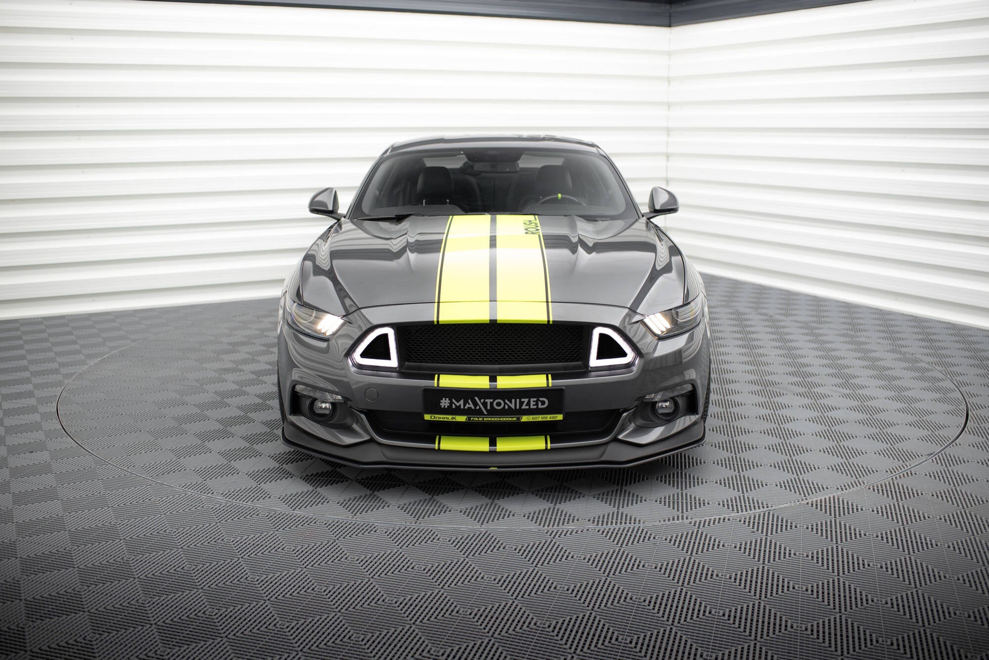 Maxton Design Street Pro Front Splitter para Ford Mustang GT Mk6 - imagen 2