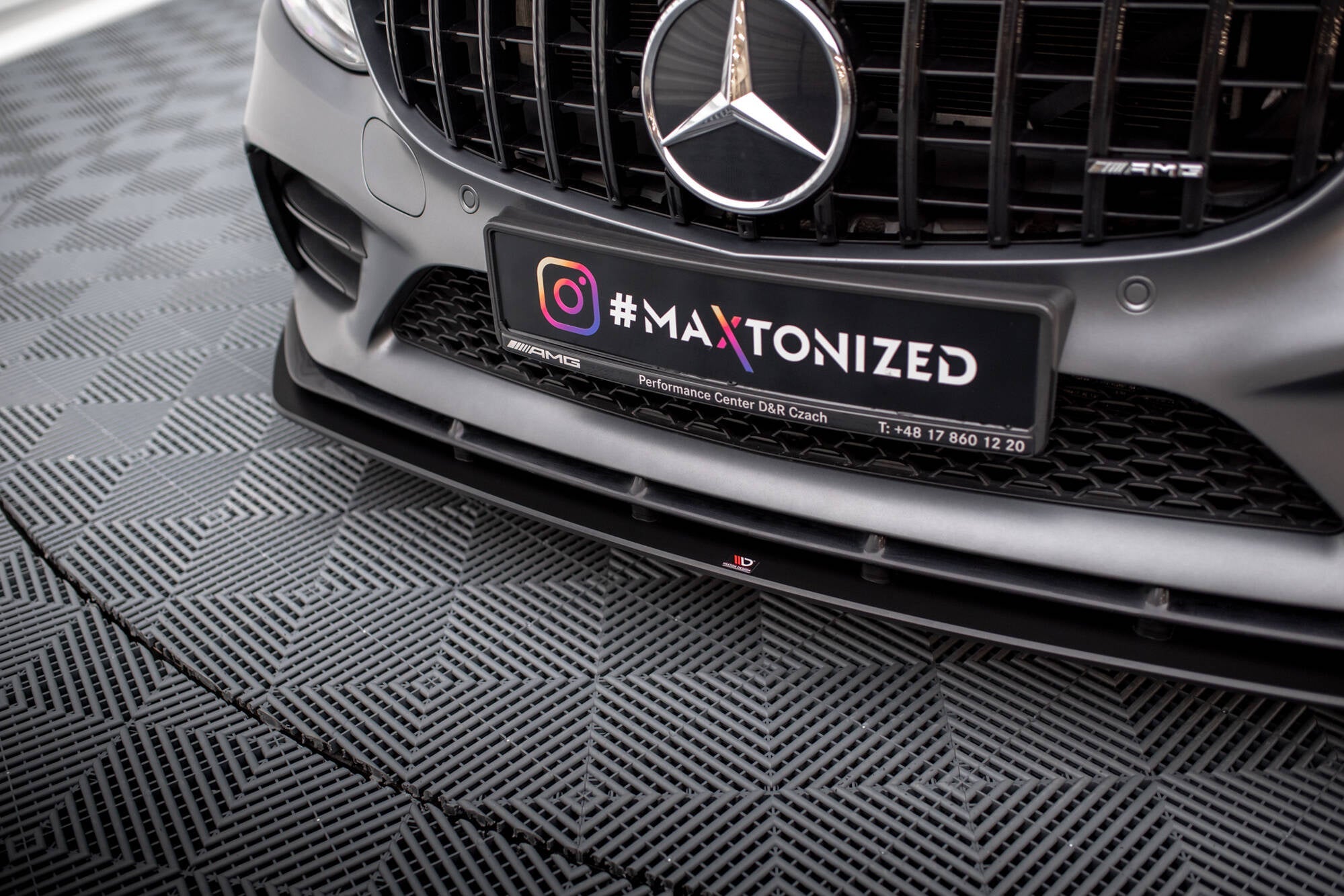 Maxton Design Street Pro Front Splitter para Mercedes-AMG C43 Coupe / Cabrio C205 Facelift / A205 Facelift - imagen 3