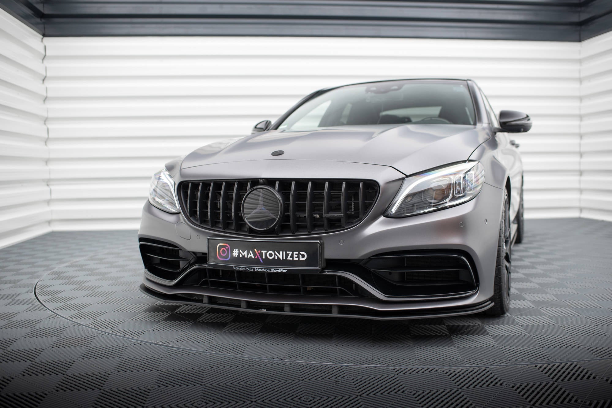Maxton Design Street Pro Front Splitter para Mercedes-AMG C63 Sedan / Estate W205 Facelift - imagen 1