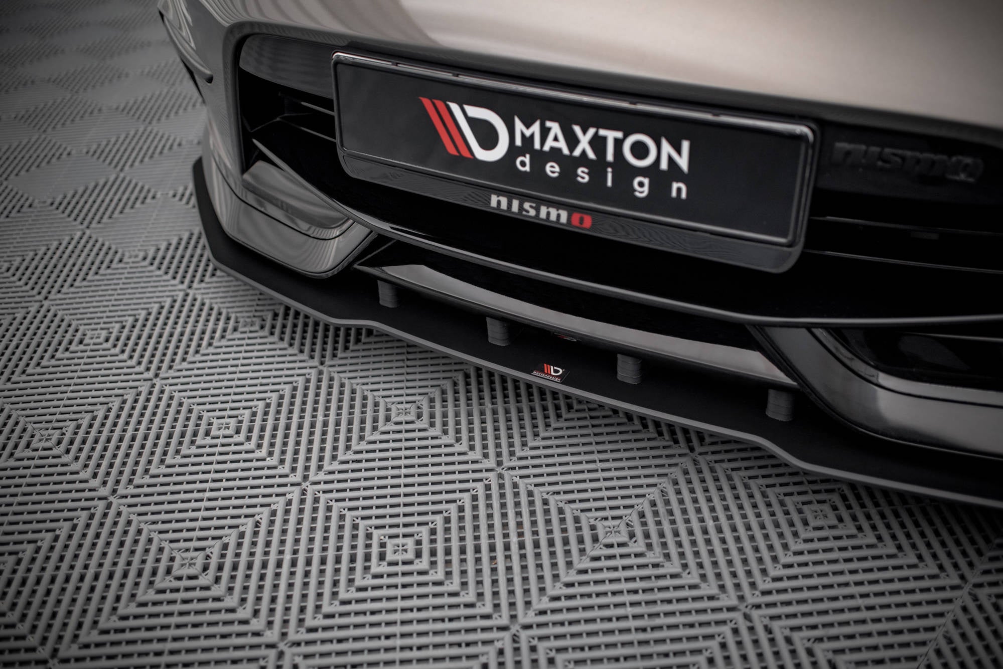 Maxton Design Street Pro Front Splitter para Nissan 370Z Nismo Facelift - imagen 3