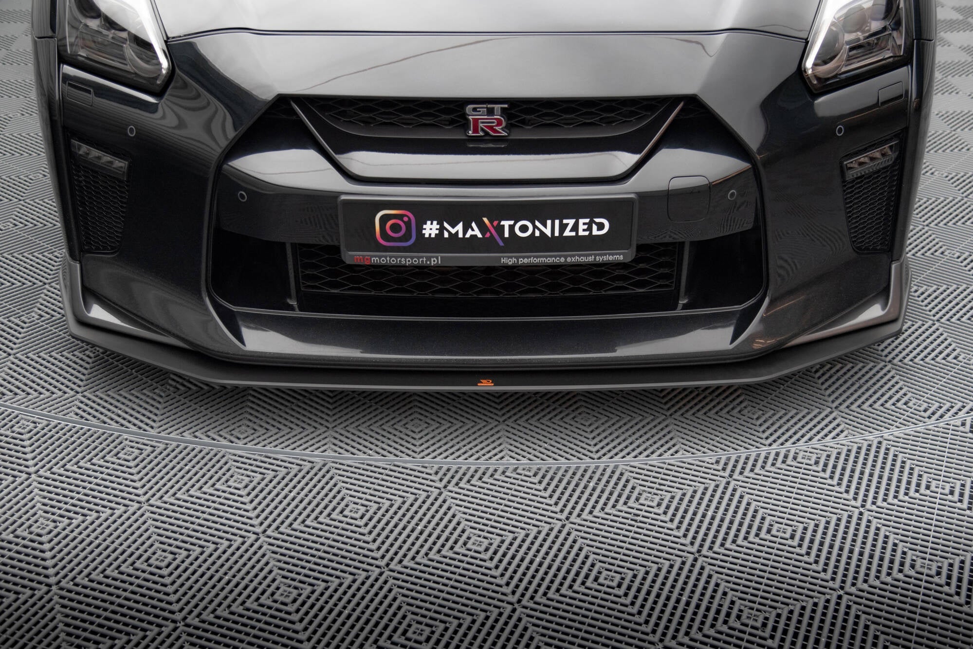 Maxton Design Street Pro Front Splitter para Nissan GTR R35 Facelift - imagen 3