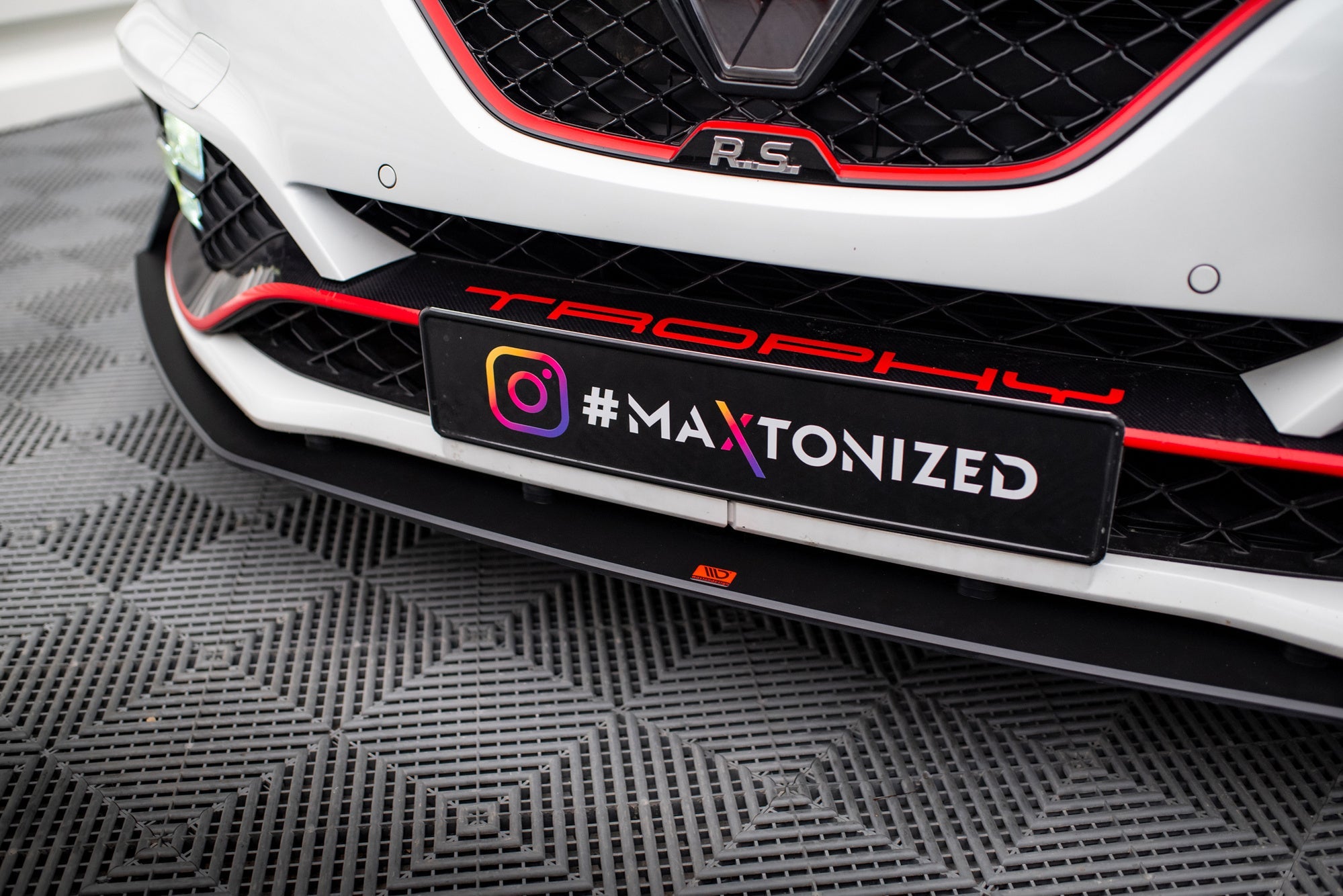Maxton Design Street Pro Front Splitter para Renault Megane RS Mk4 - imagen 3