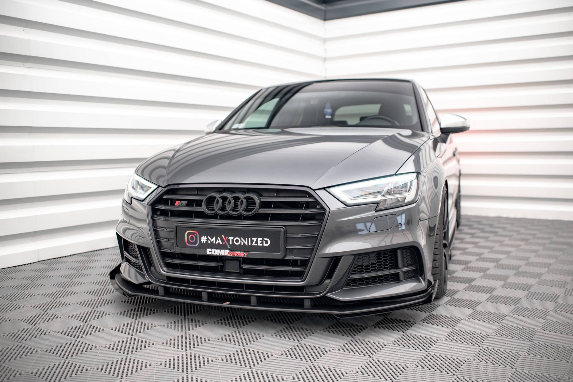 Maxton Design Street Pro Front Splitter V.1 + Flaps para Audi S3 / A3 S-Line Sportback 8V Facelift - imagen 1