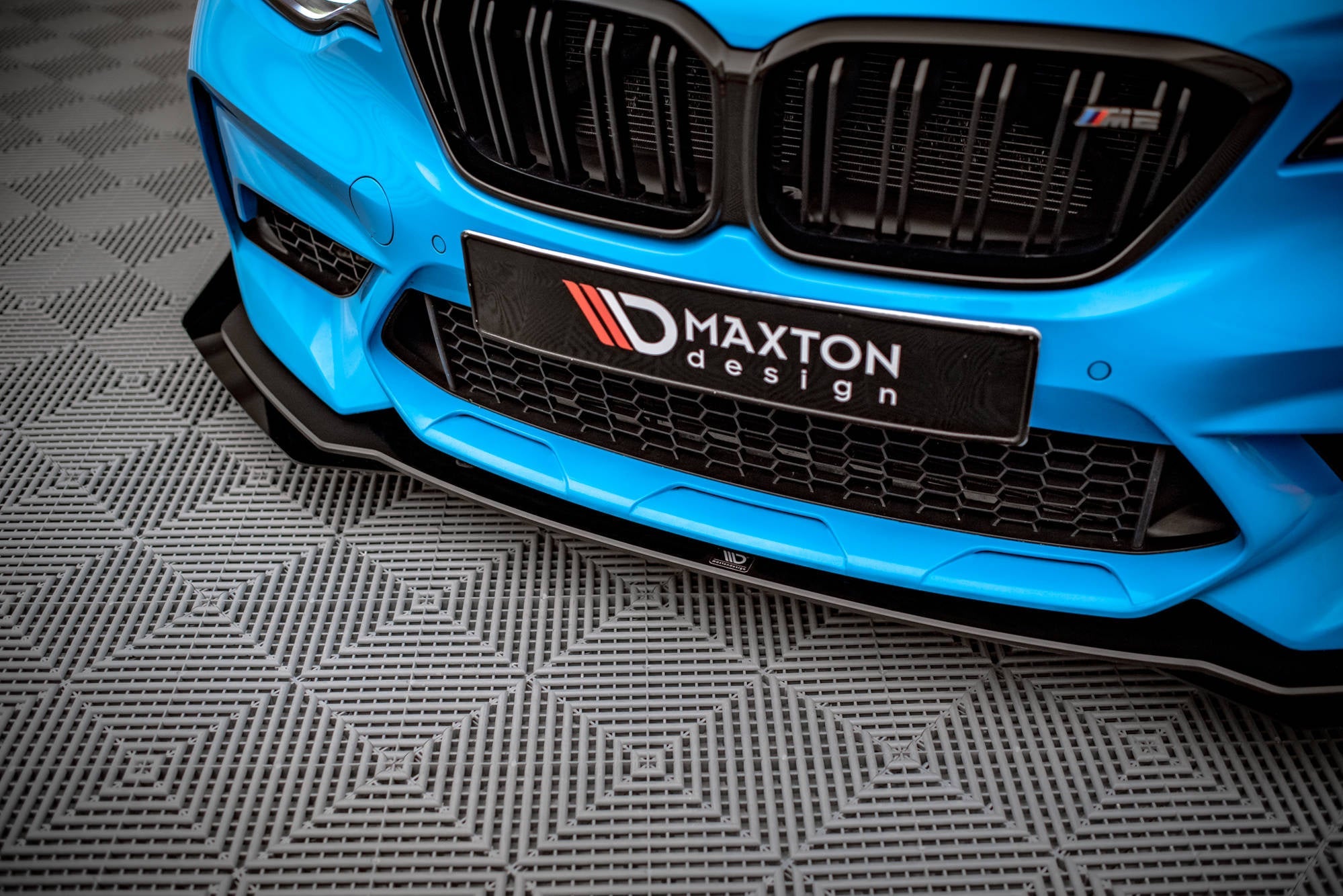 Maxton Design Street Pro Front Splitter V.1 + Flaps para BMW M2 Competition F87 - imagen 2