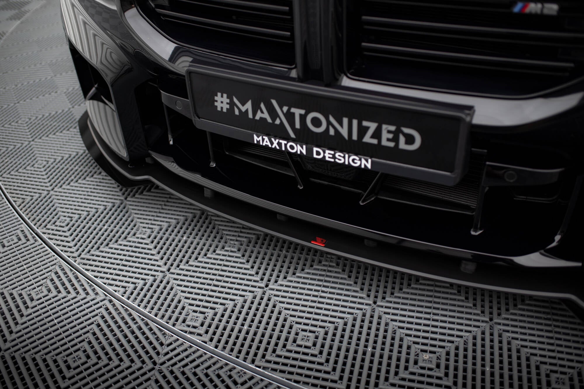 Maxton Design Street Pro Front Splitter V.1 + Flaps para BMW M2 G87 - imagen 3