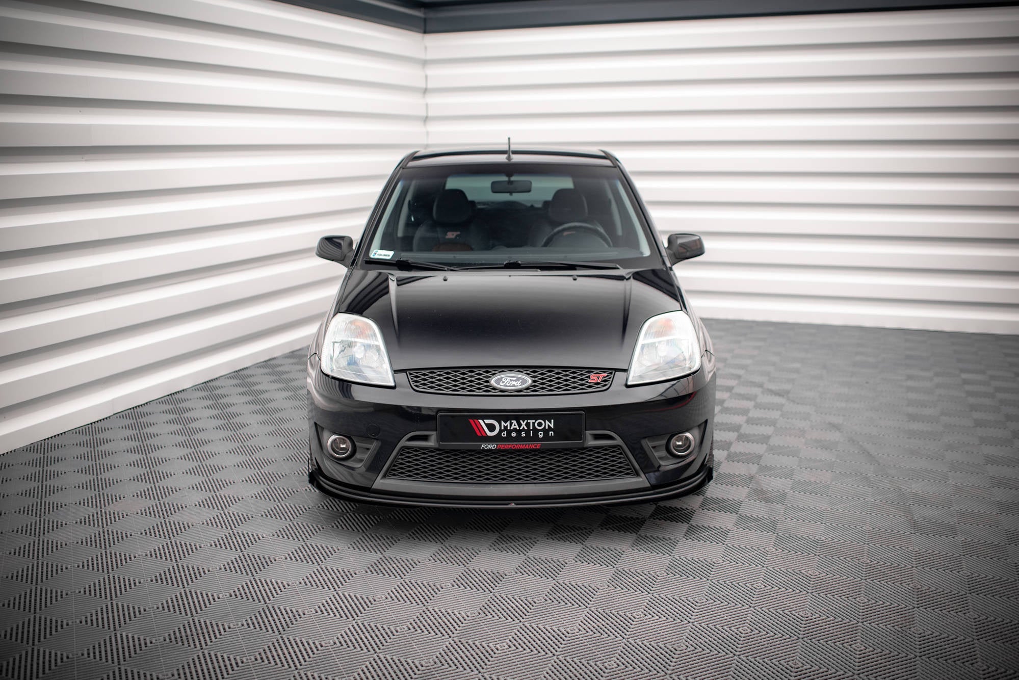 Maxton Design Street Pro Front Splitter V.1 + Flaps para Ford Fiesta ST Mk6 - imagen 2