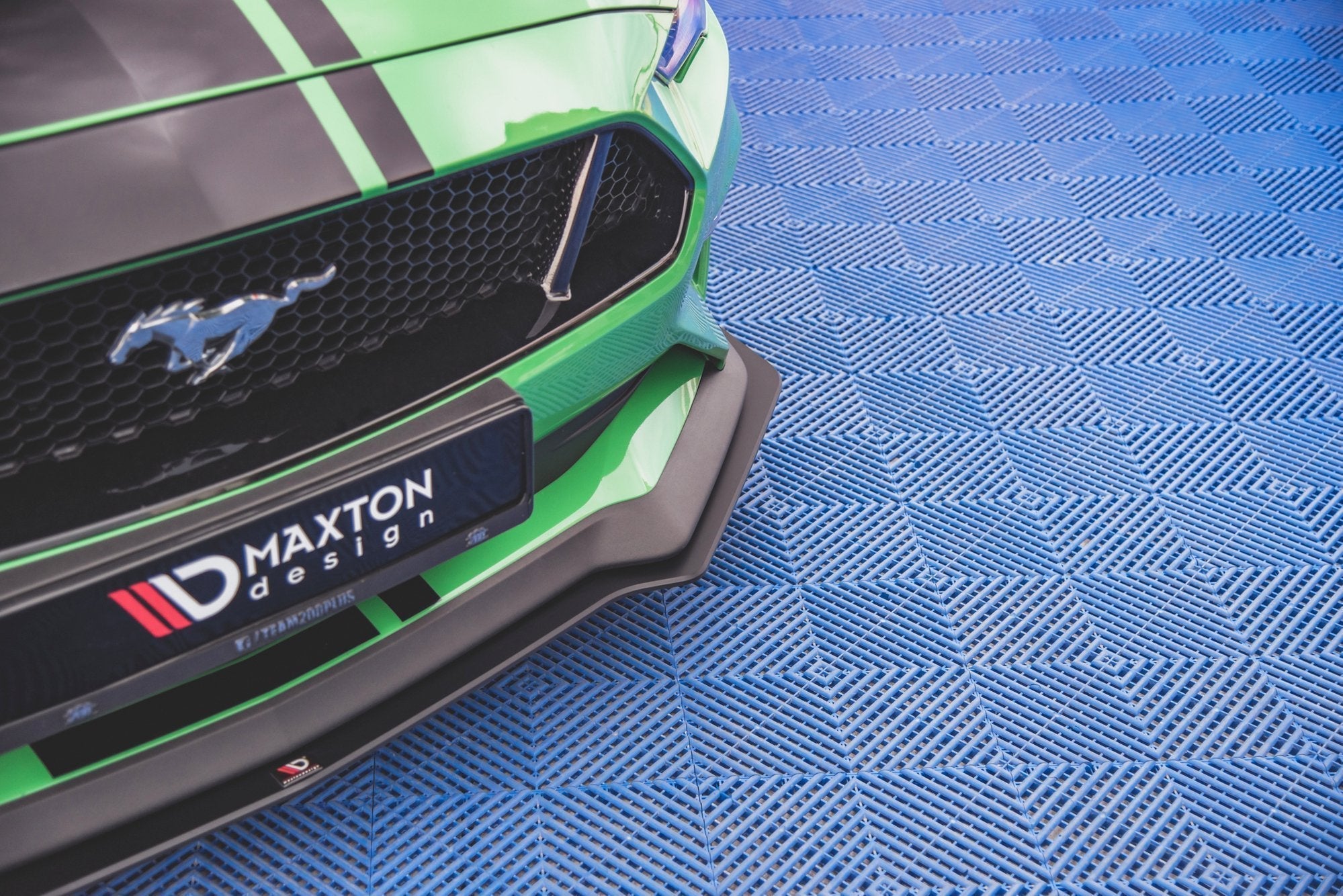 Maxton Design Street Pro Front Splitter V.1 para Ford Mustang GT Mk6 Facelift - imagen 2
