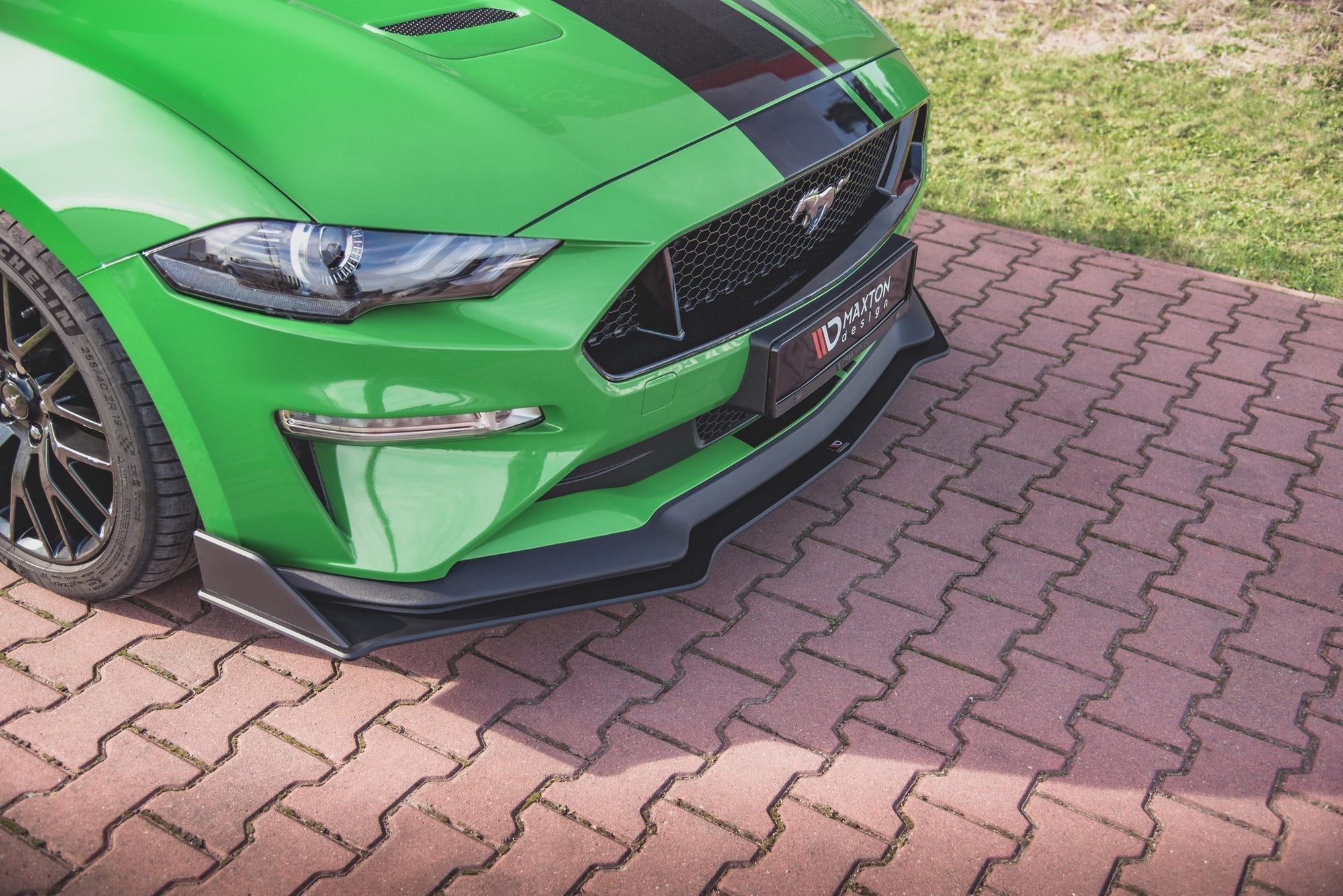 Maxton Design Street Pro Front Splitter V.2 para Ford Mustang GT Mk6 Facelift - imagen 1
