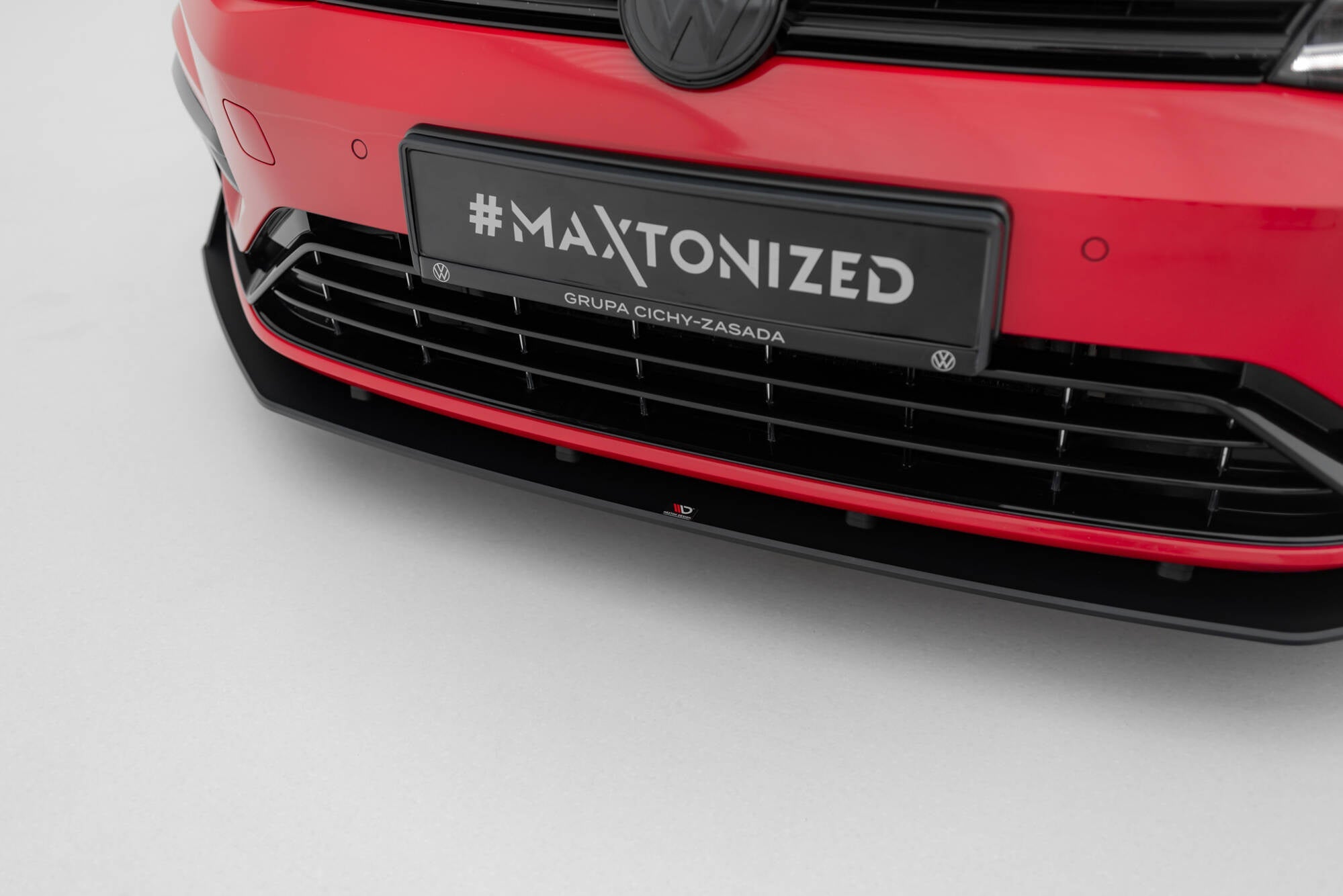 Maxton Design Street Pro Front Splitter V.2 para Volkswagen Golf R / R-Line Mk7 Facelift - imagen 3