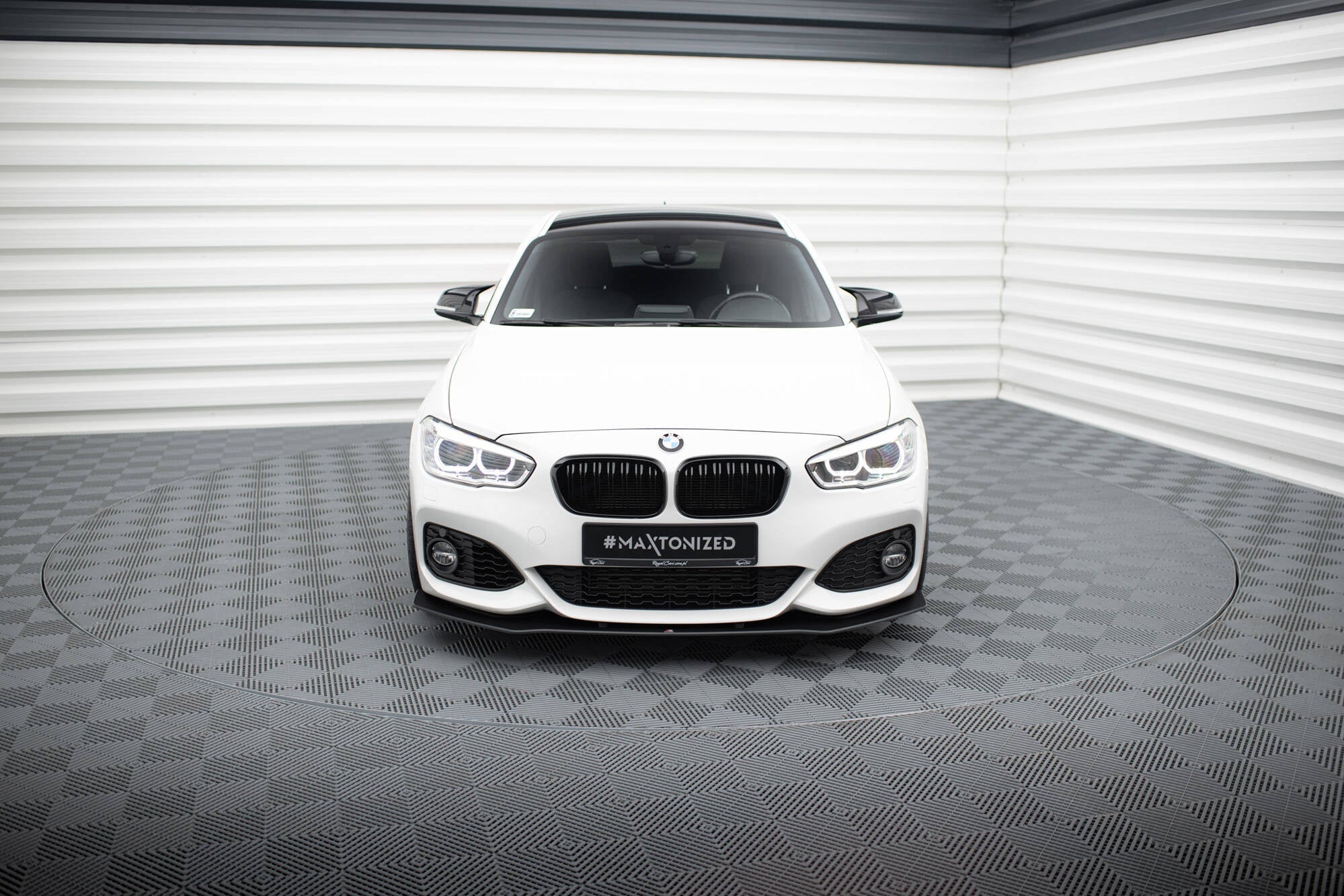 Maxton Design Street Pro Front Splitter V.3 para BMW 1 F20 M-Pack Facelift / M140i - imagen 2