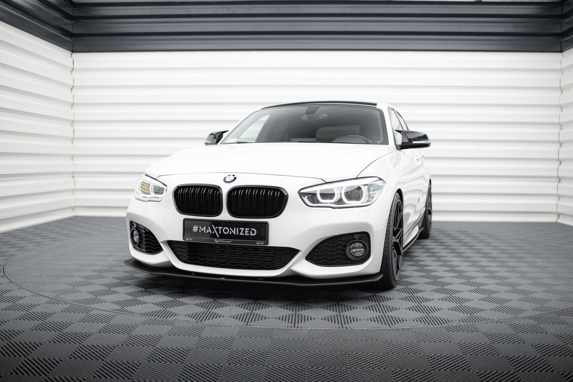 Maxton Design Street Pro Front Splitter V.3 para BMW 1 F20 M-Pack Facelift / M140i - imagen 1