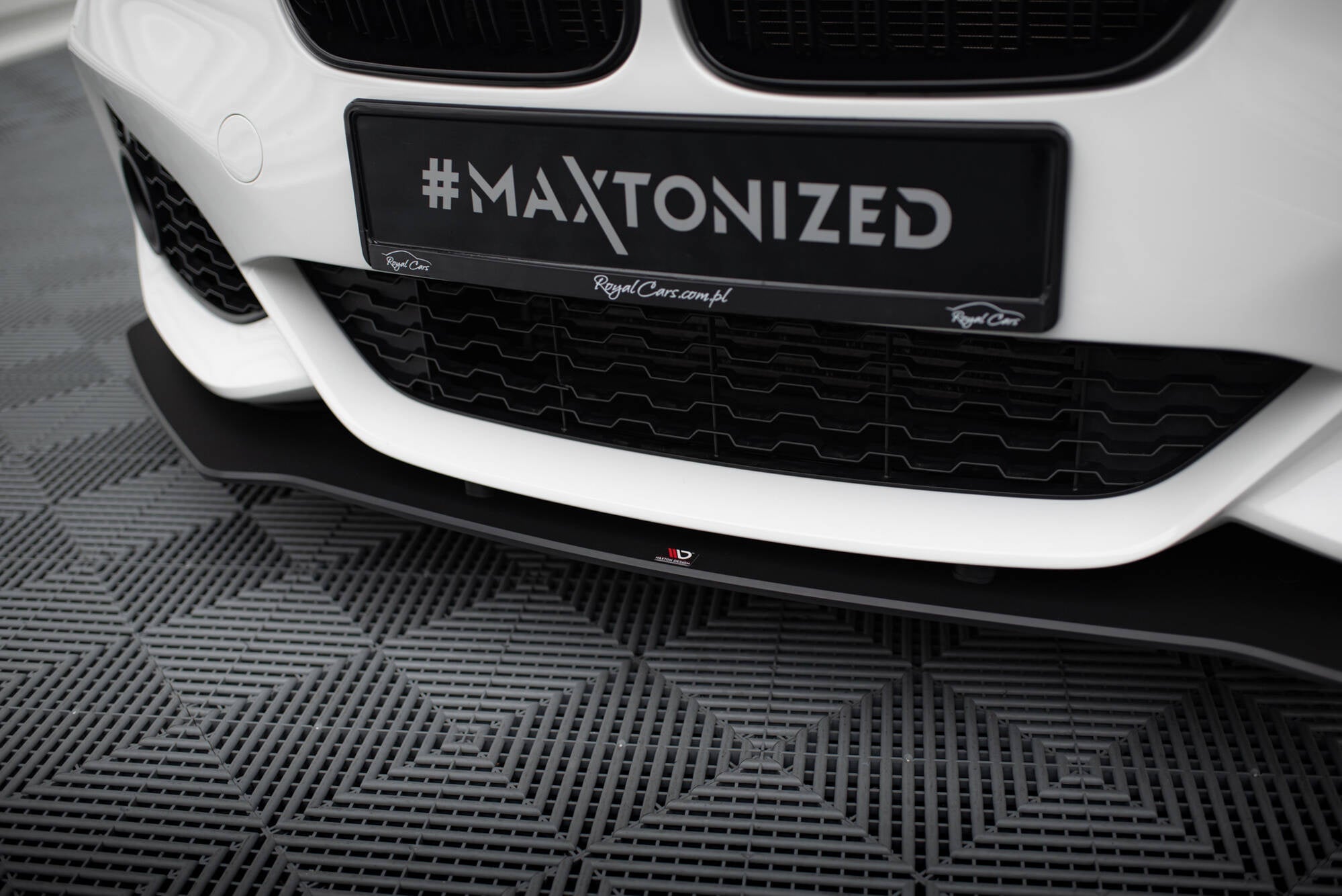 Maxton Design Street Pro Front Splitter V.3 para BMW 1 F20 M-Pack Facelift / M140i - imagen 3