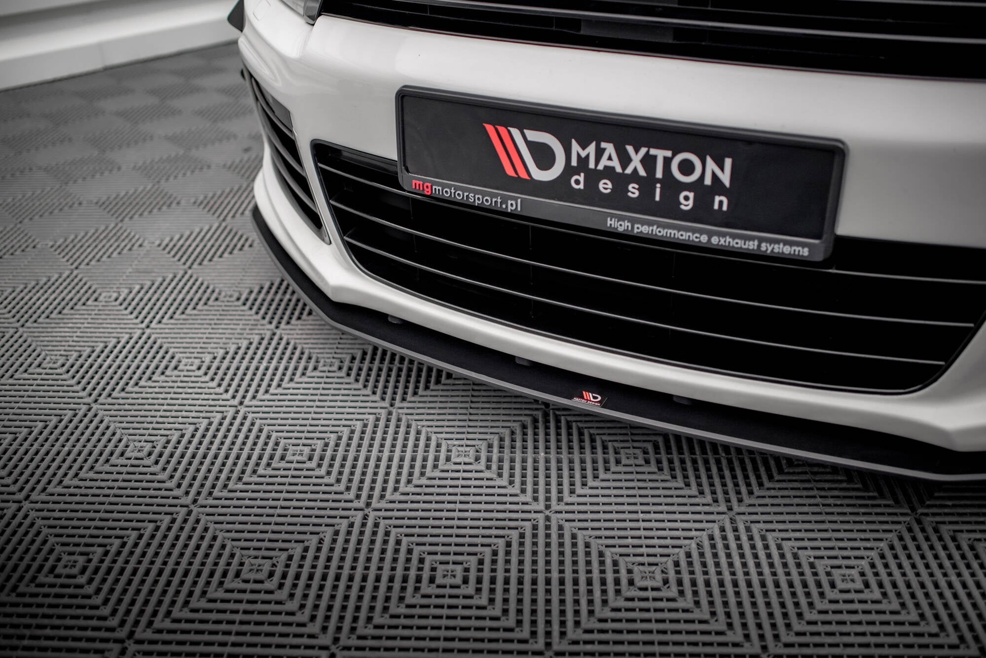 Maxton Design Street Pro Front Splitter para Volkswagen Scirocco R Mk3 - imagen 3