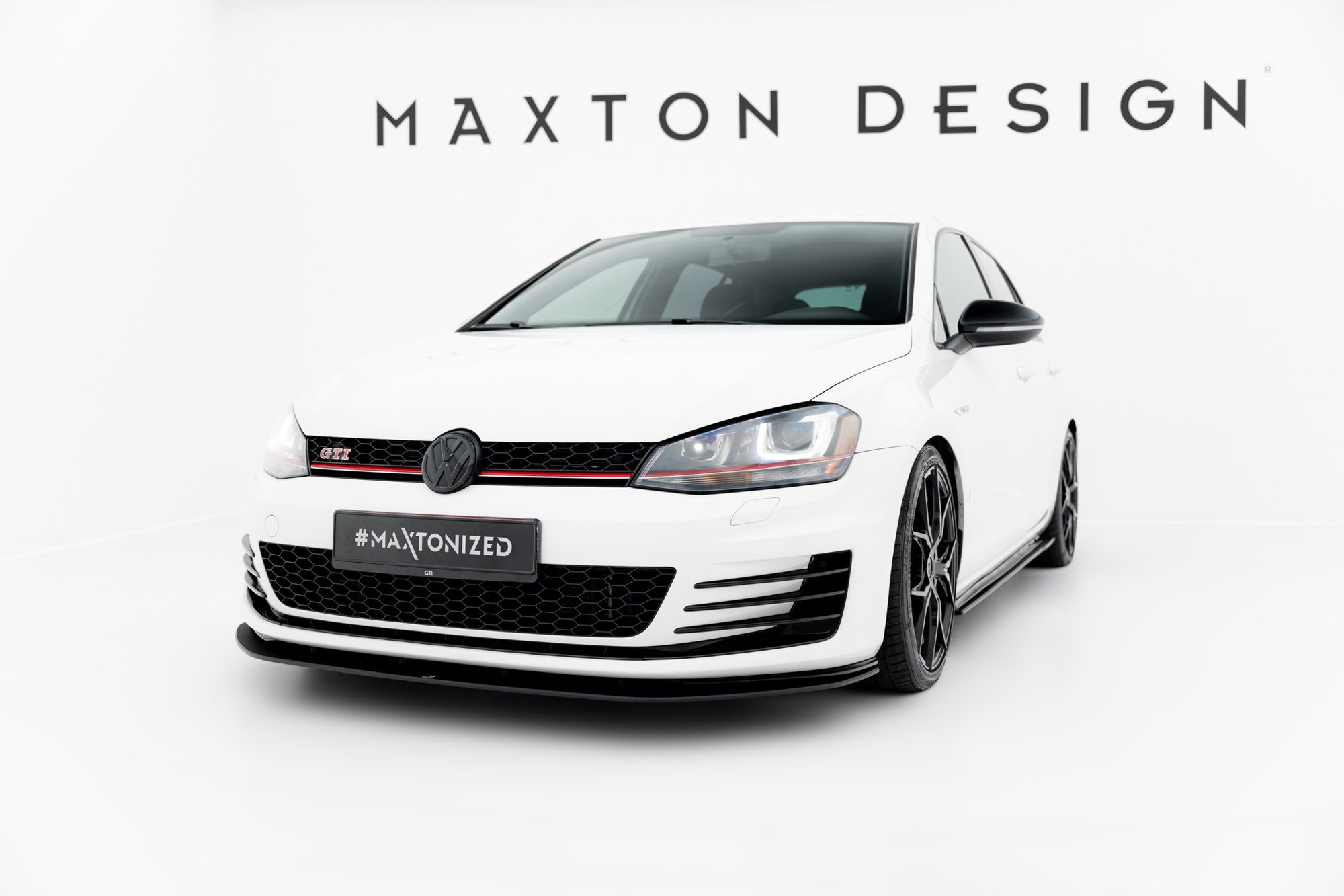 Maxton Design Street Pro Front Splitter para Volkswagen Golf Mk7 GTI - imagen 1