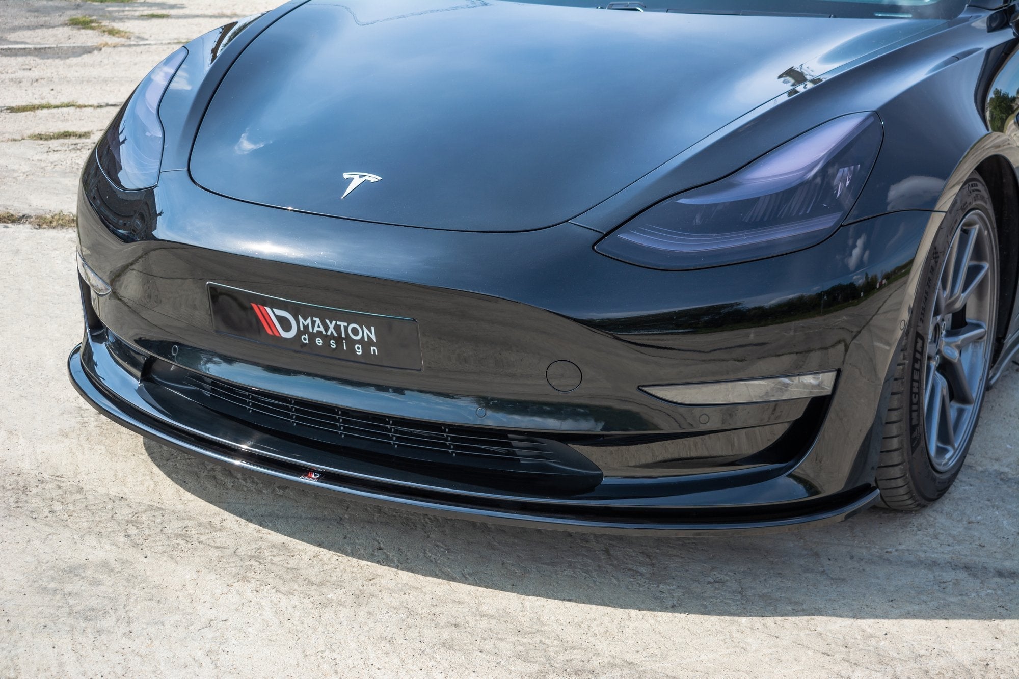 Maxton Design Splitter delantero para Tesla Model 3 - imagen 3