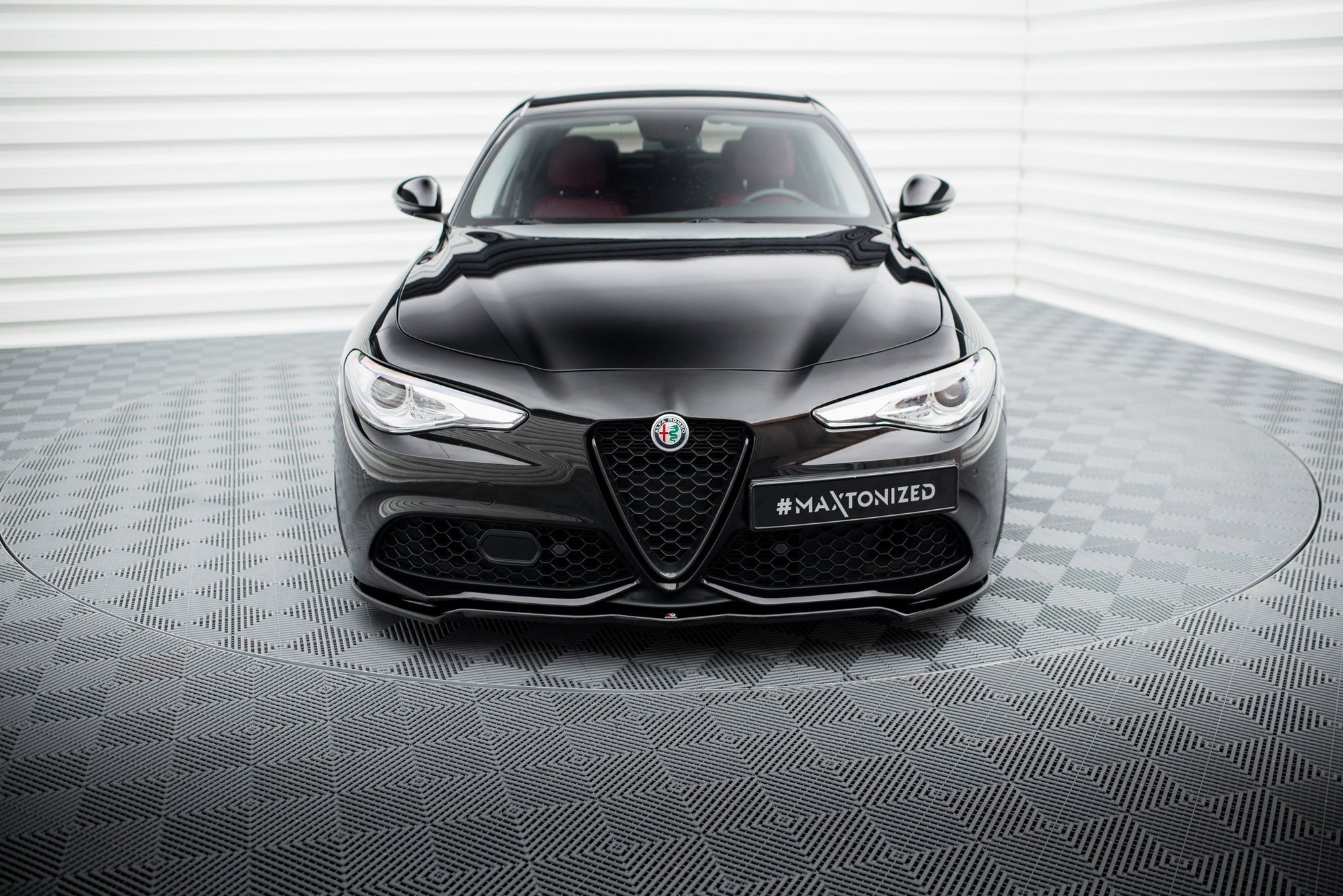 Maxton Design Splitter delantero V.1 para Alfa Romeo Giulia Veloce - imagen 2