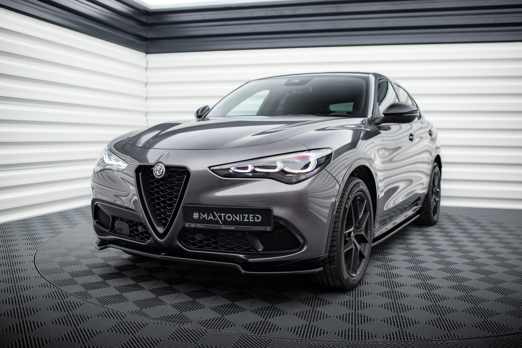 Maxton Design Splitter delantero V.1 para Alfa Romeo Stelvio Mk1 - imagen 1