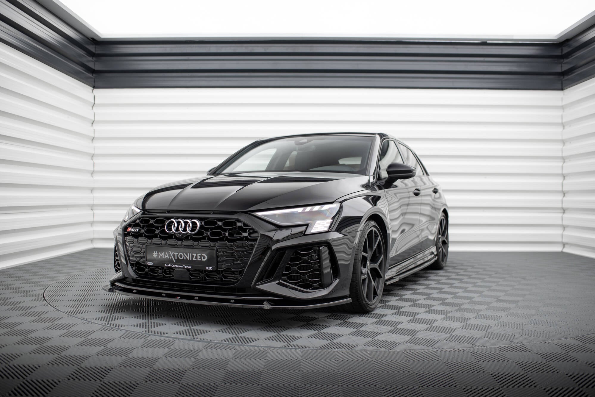 Maxton Design Splitter delantero V.1 para Audi RS3 Sportback 8Y - imagen 1