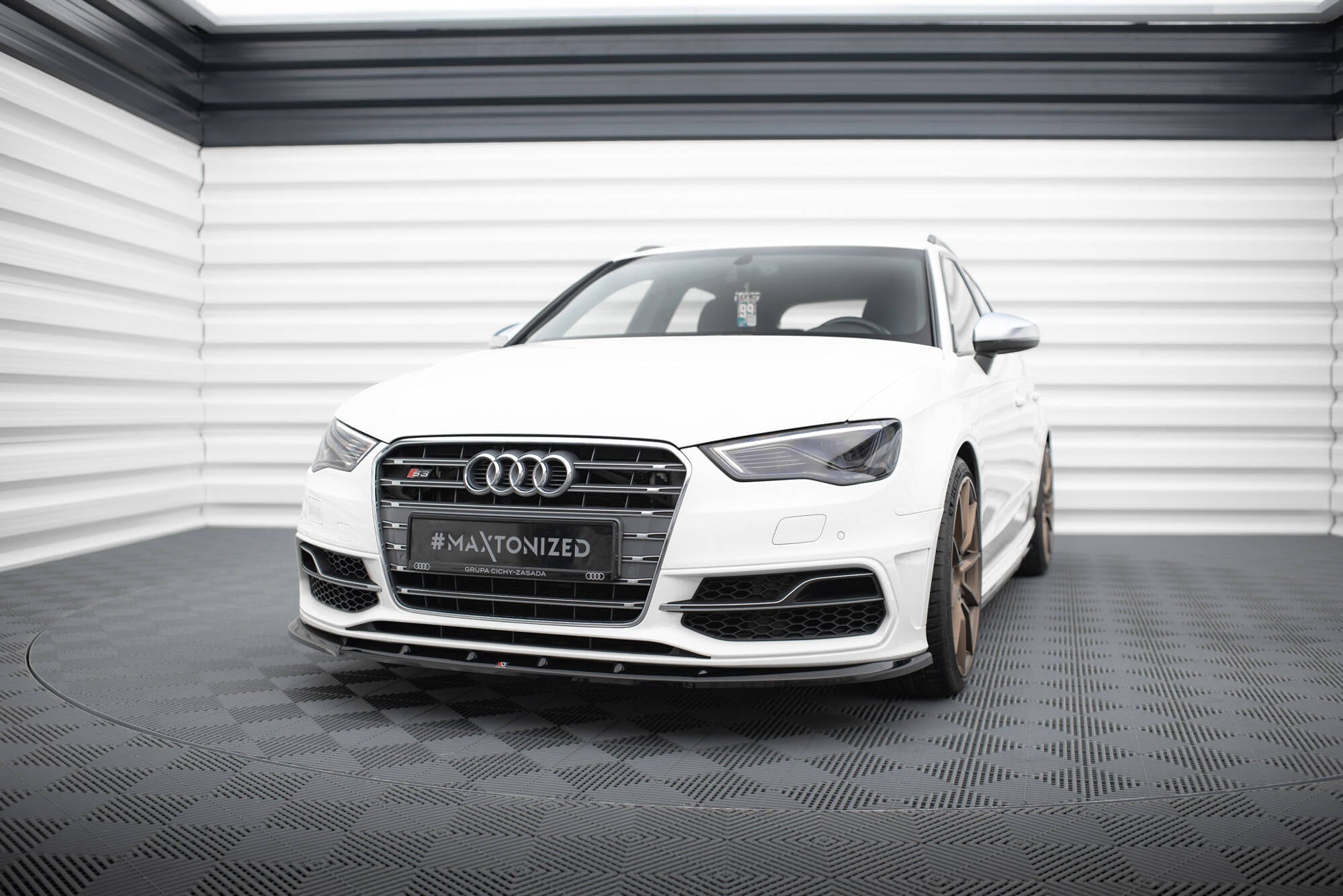 Maxton Design Splitter delantero V.1 para Audi S3 / A3 S-Line Sportback / Hatchback 8V - imagen 1
